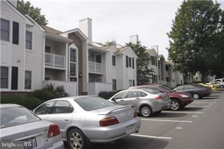 2 BDR open floor plan, bright and airy condo. Corian gourmet Kitchen w/ bar counter. Walk-out to balcony facing woods.  . Perfect Location. Just minutes to Countryside shopping, restaurants, cinemas, and more...Minutes to Rt 7. Close to many corporate offices and ideal commuter's choice.