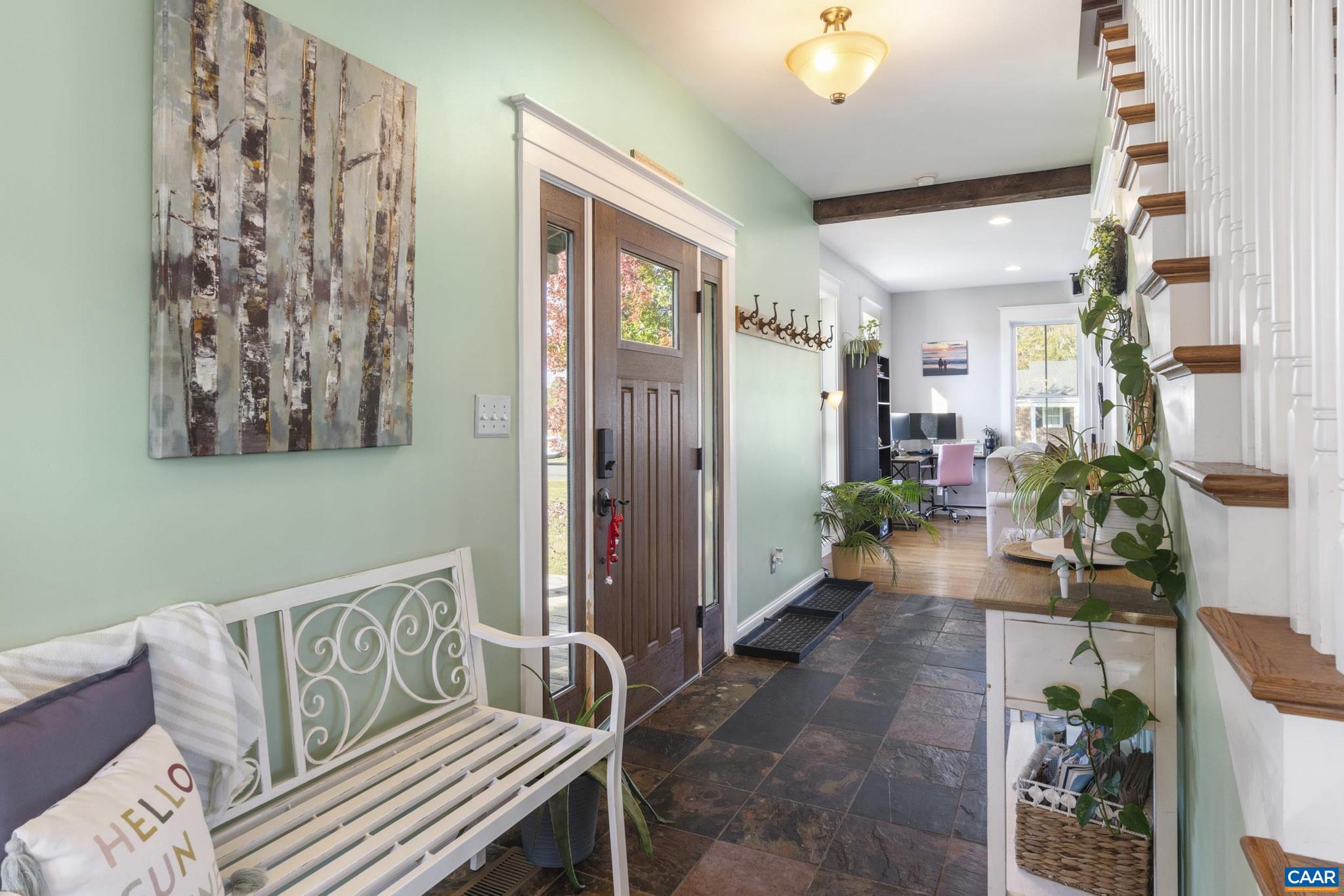 379 CRESTVIEW DR