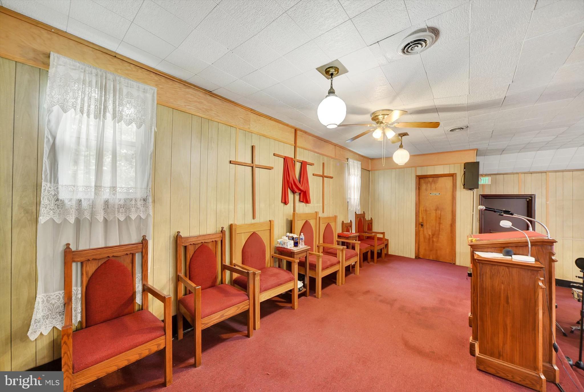 WINCHESTER - Commercial Sale