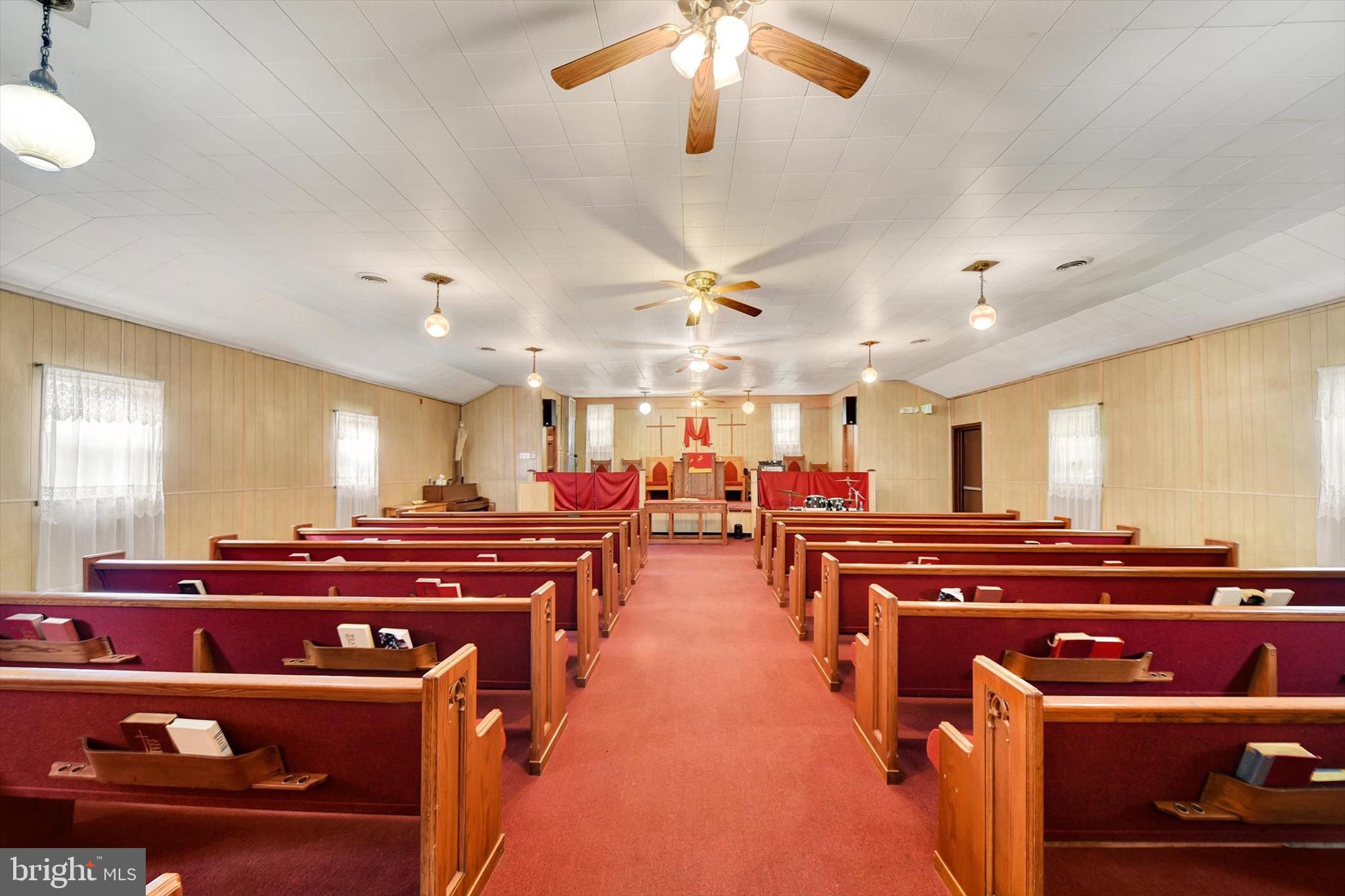 WINCHESTER - Commercial Sale