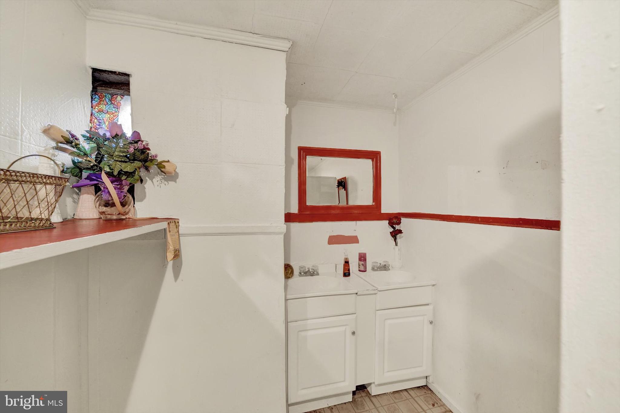 WINCHESTER - Commercial Sale