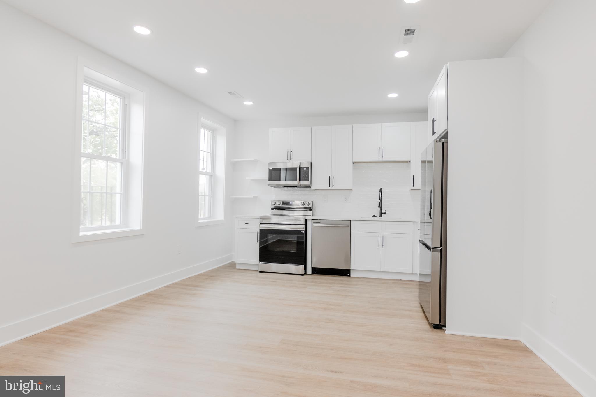 1801 OTIS STREET NE 6