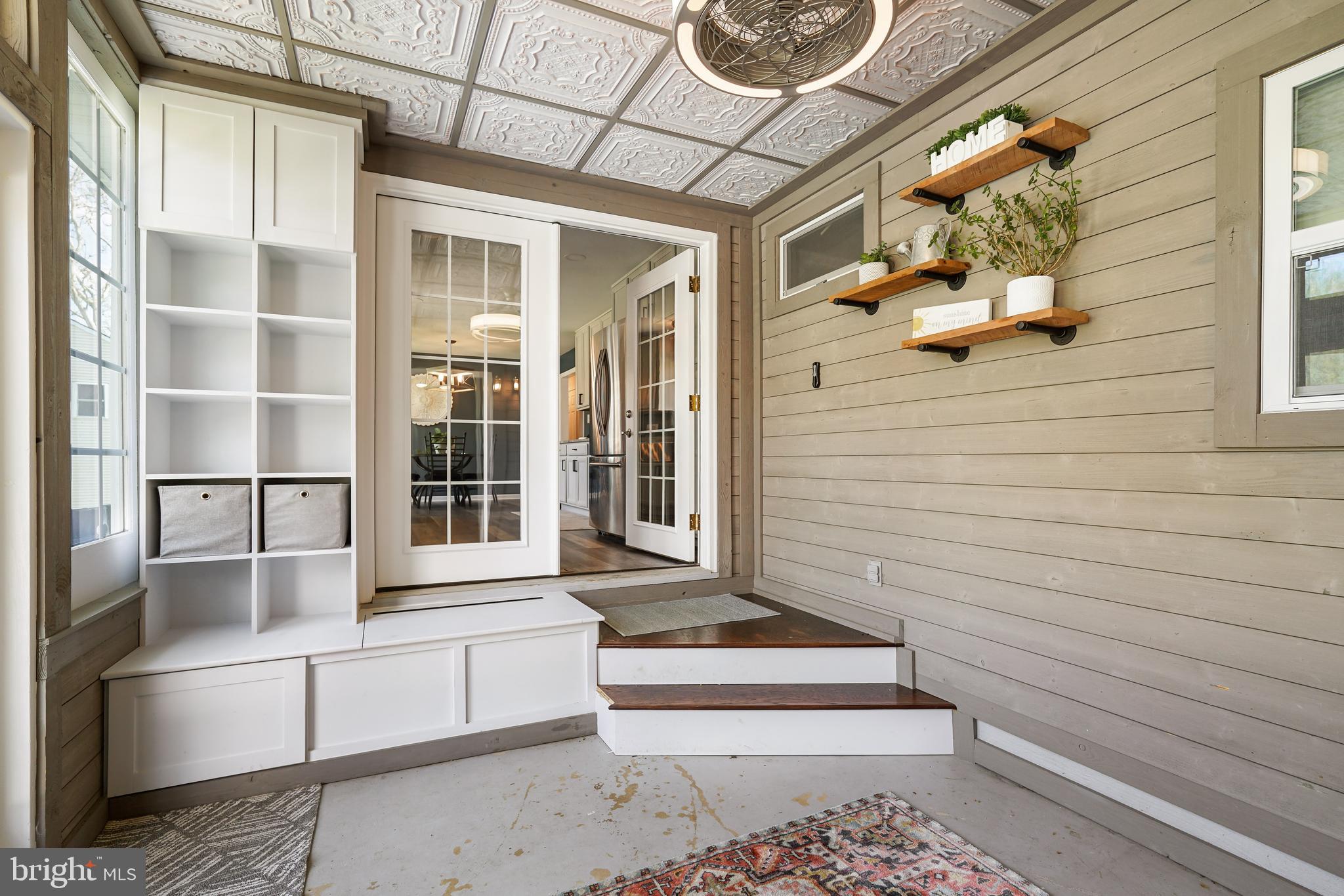 SURREY RIDGE - Residential