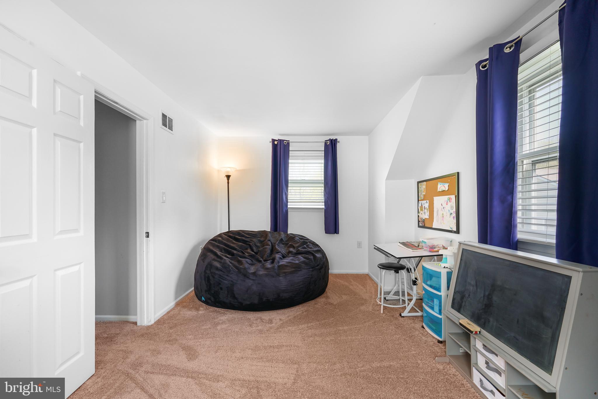 SURREY RIDGE - Residential