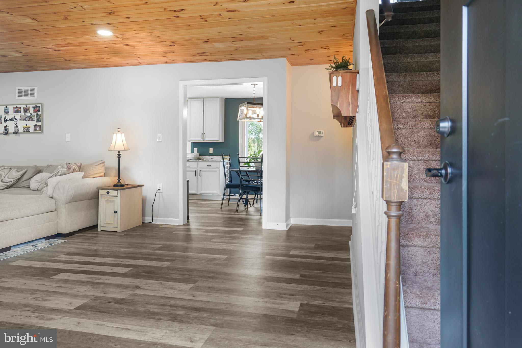 SURREY RIDGE - Residential