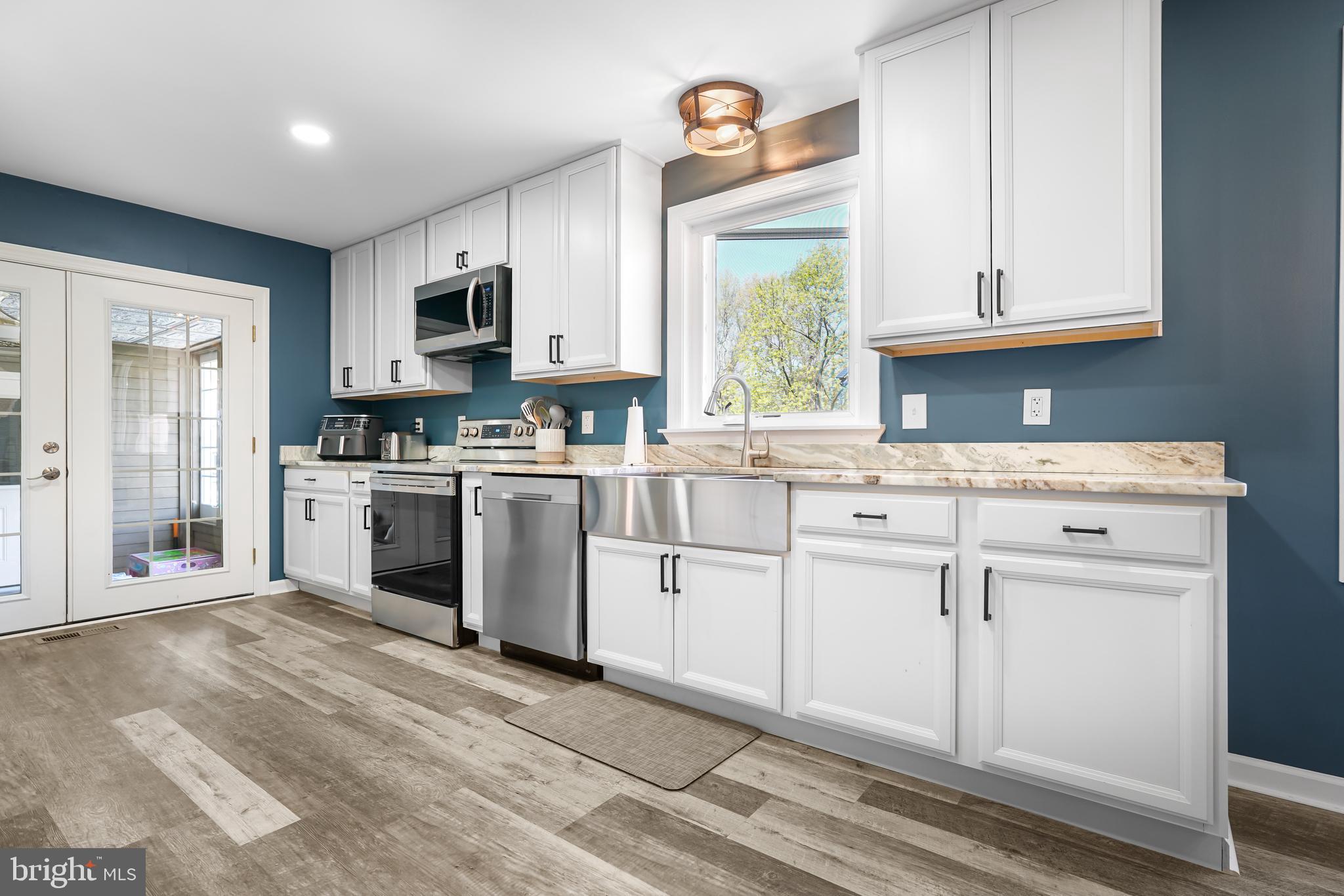 SURREY RIDGE - Residential