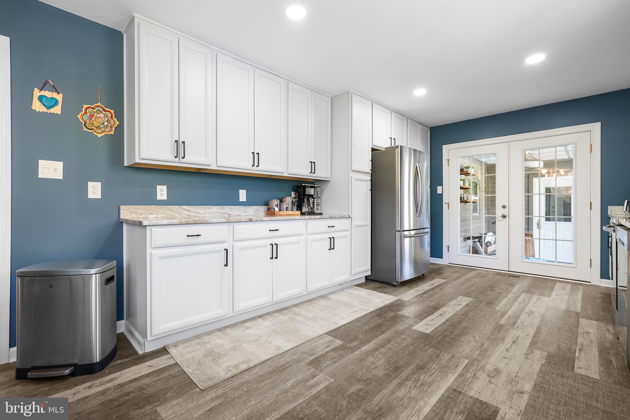 SURREY RIDGE - Residential