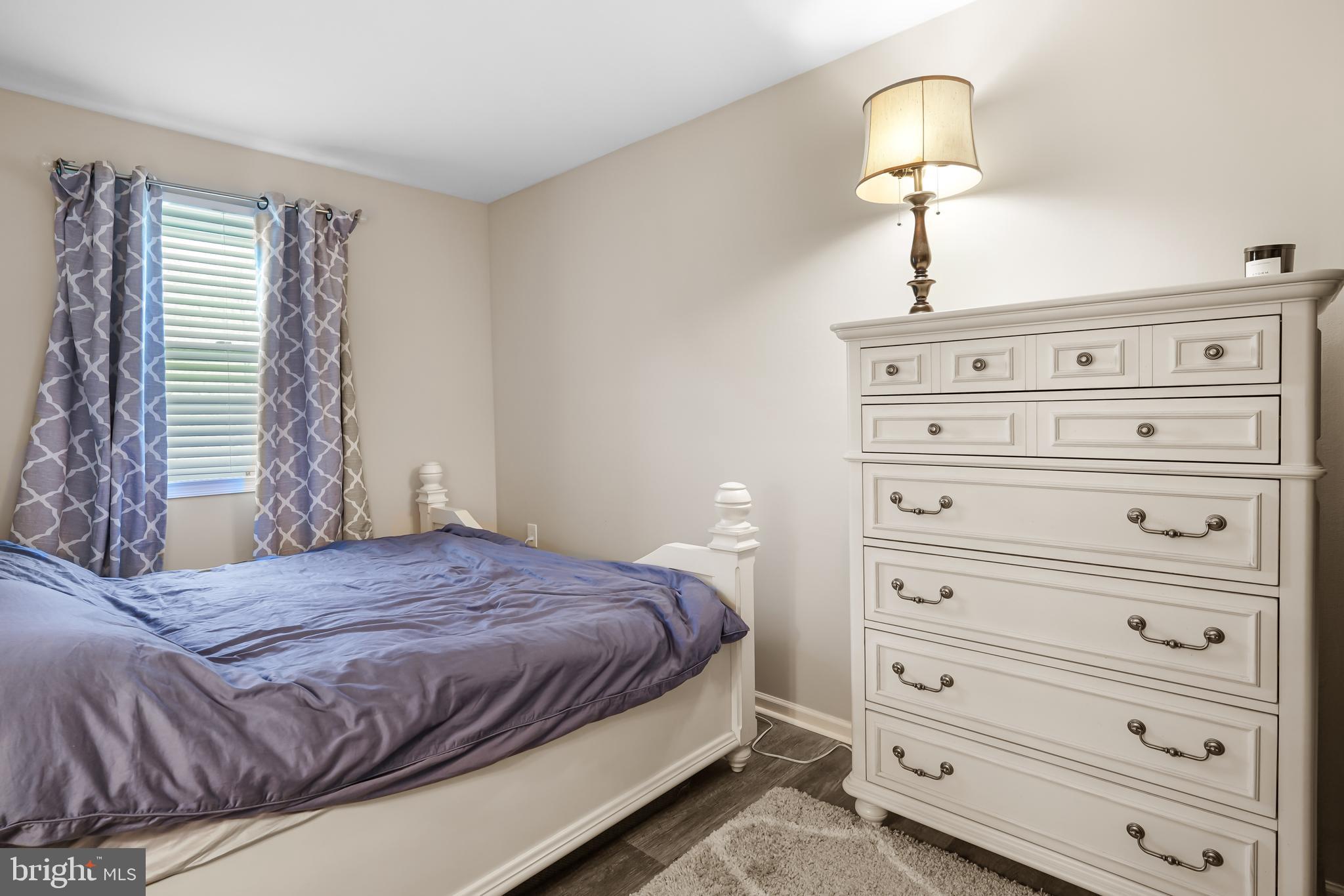 SURREY RIDGE - Residential