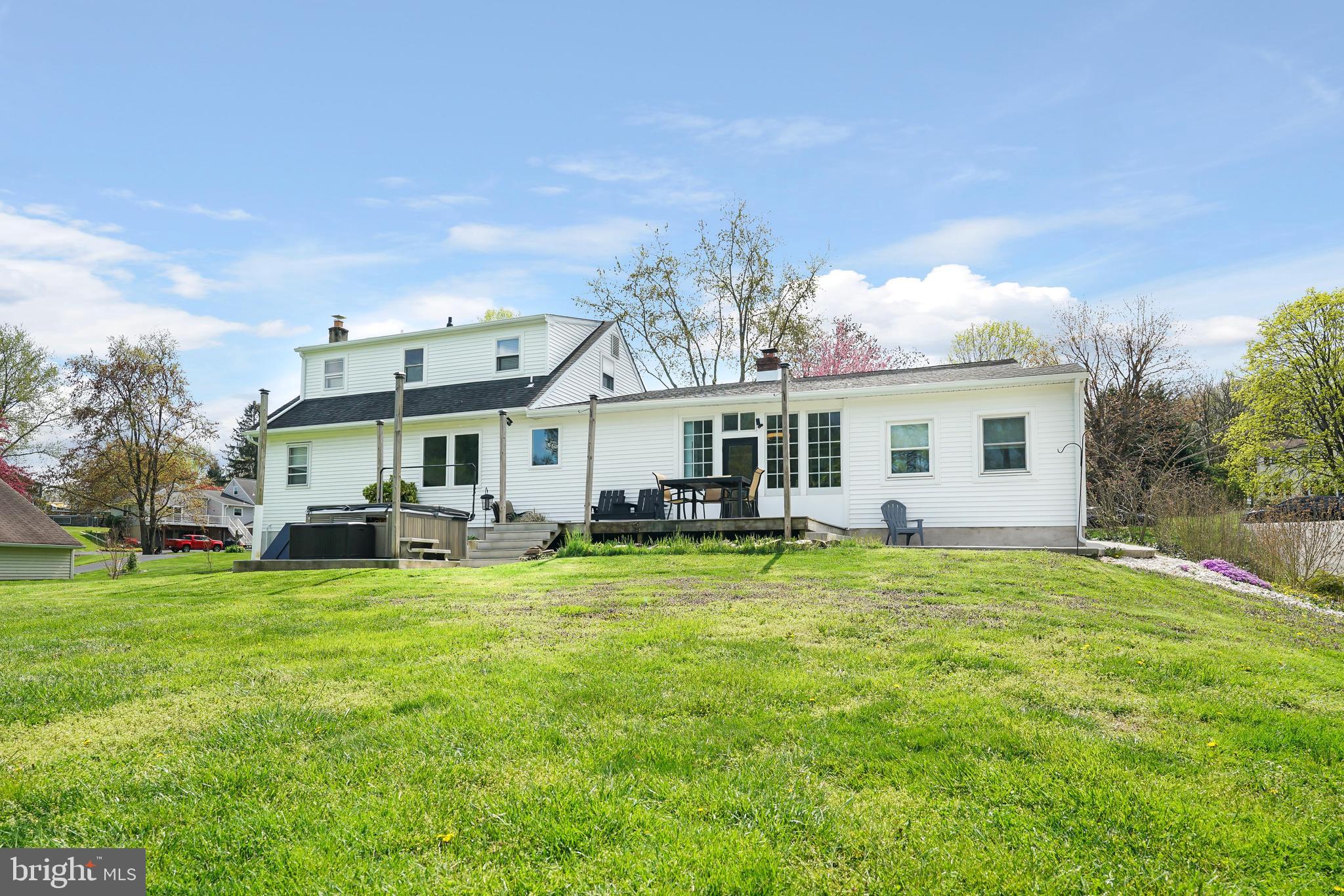 SURREY RIDGE - Residential