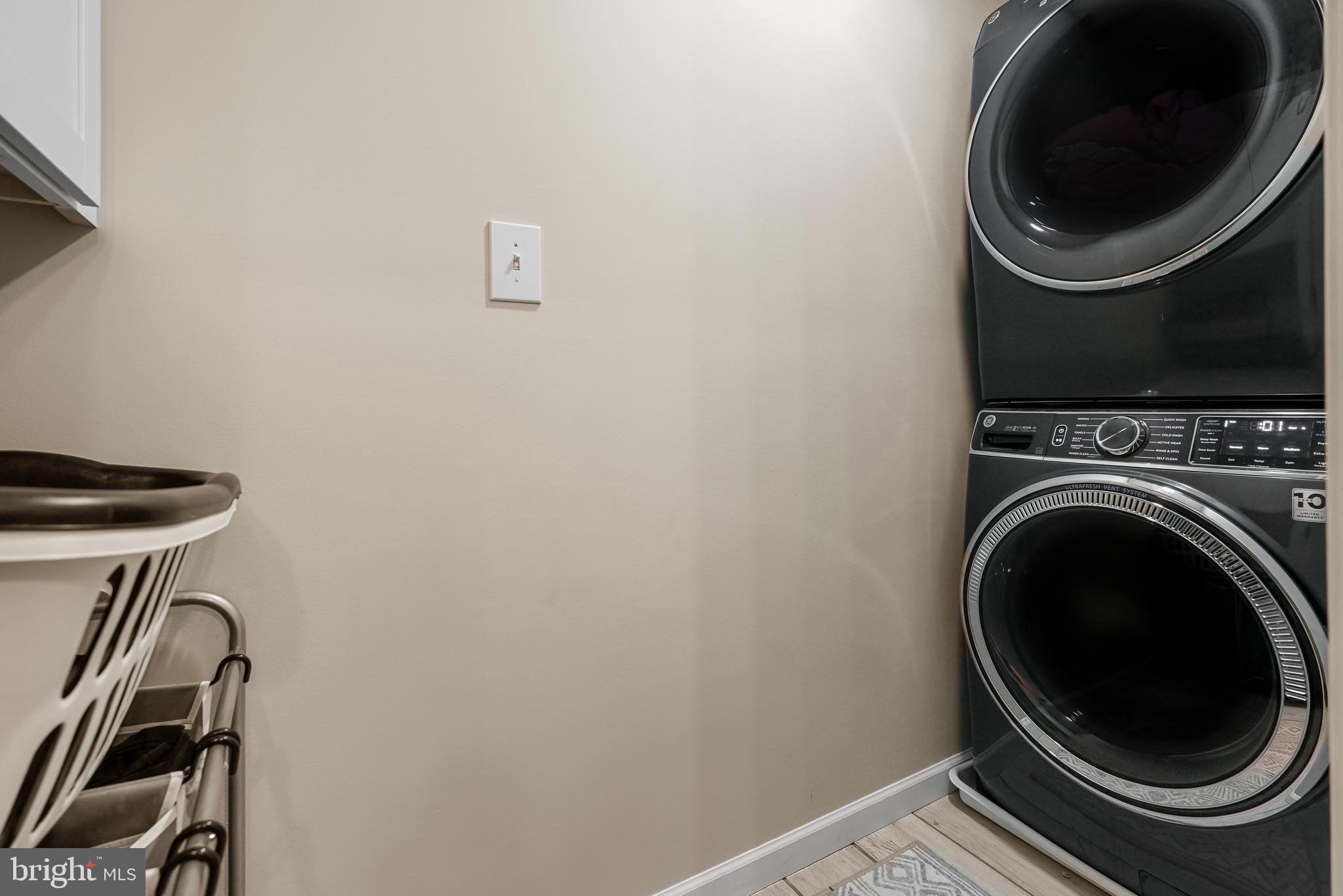 SURREY RIDGE - Residential