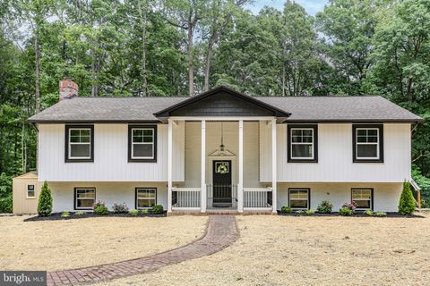 Homes For Sale - 211 Hardwood Lane<br/> FREDERICKSBURG, VA 22408