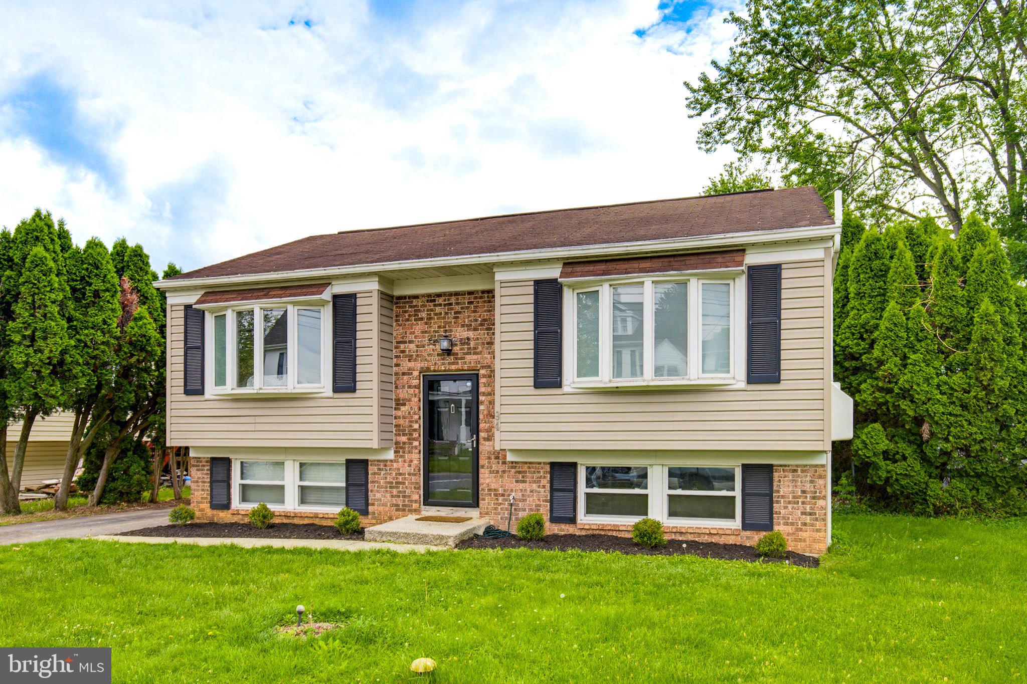 VILLAGE PARK - Residential