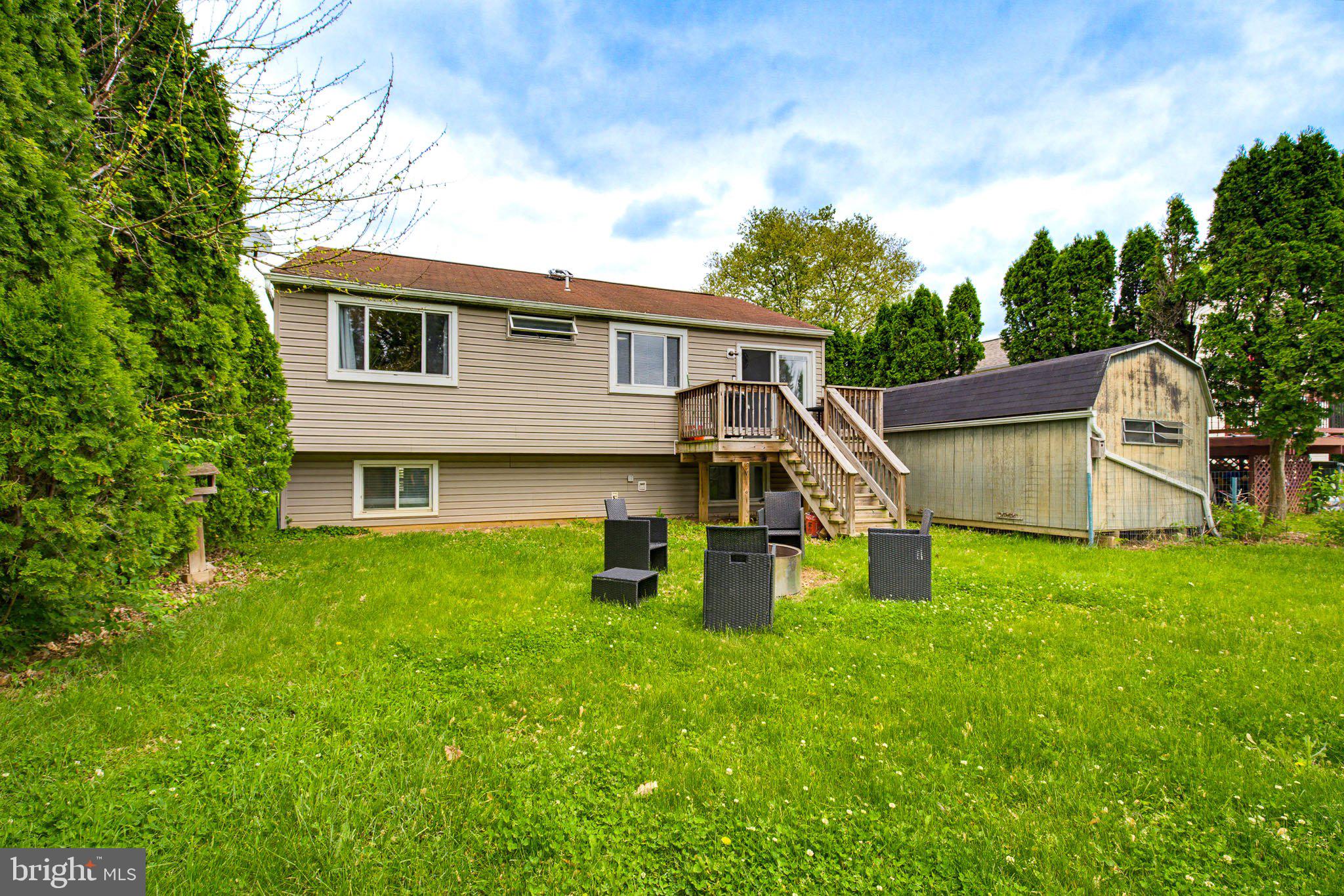 VILLAGE PARK - Residential
