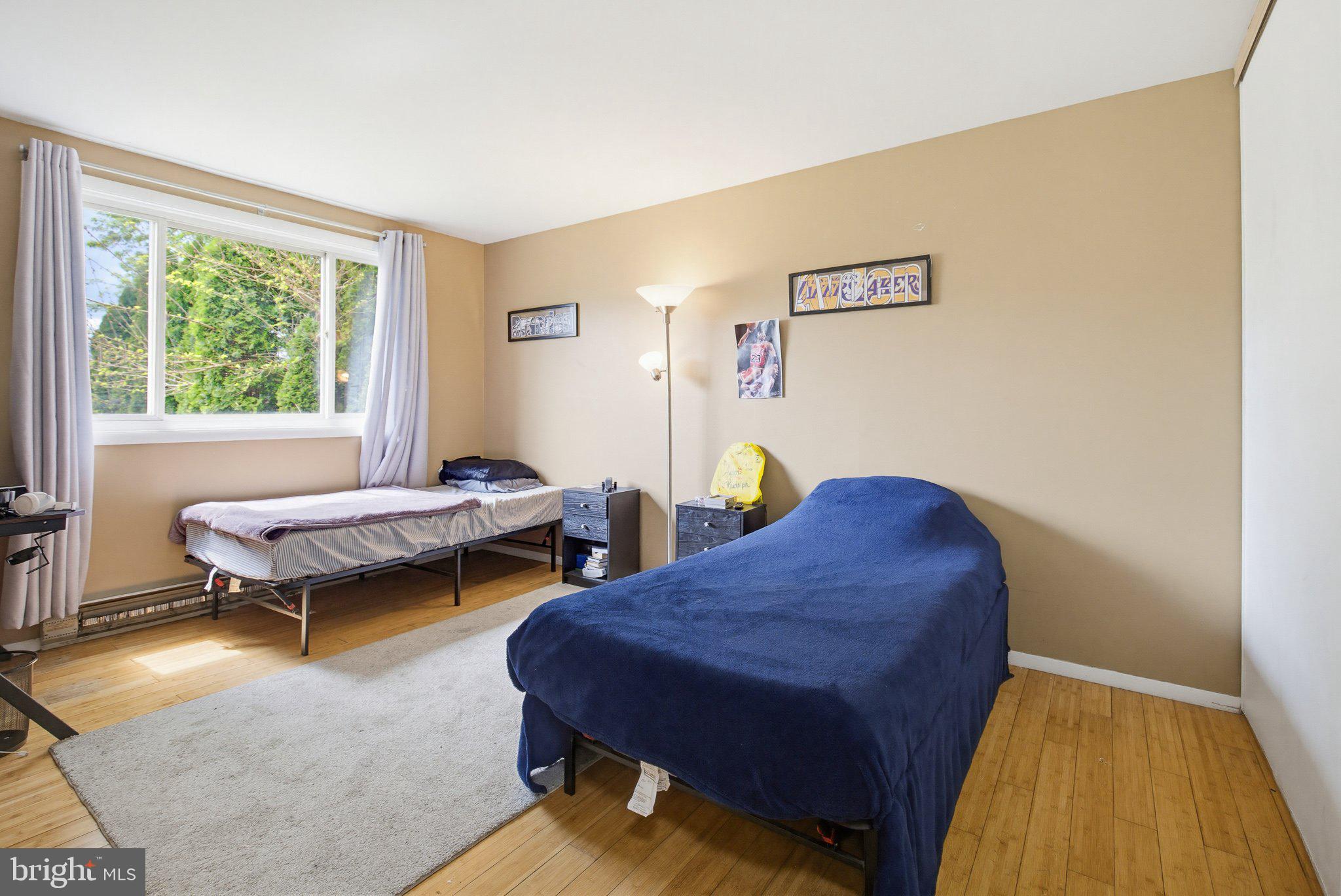 VILLAGE PARK - Residential