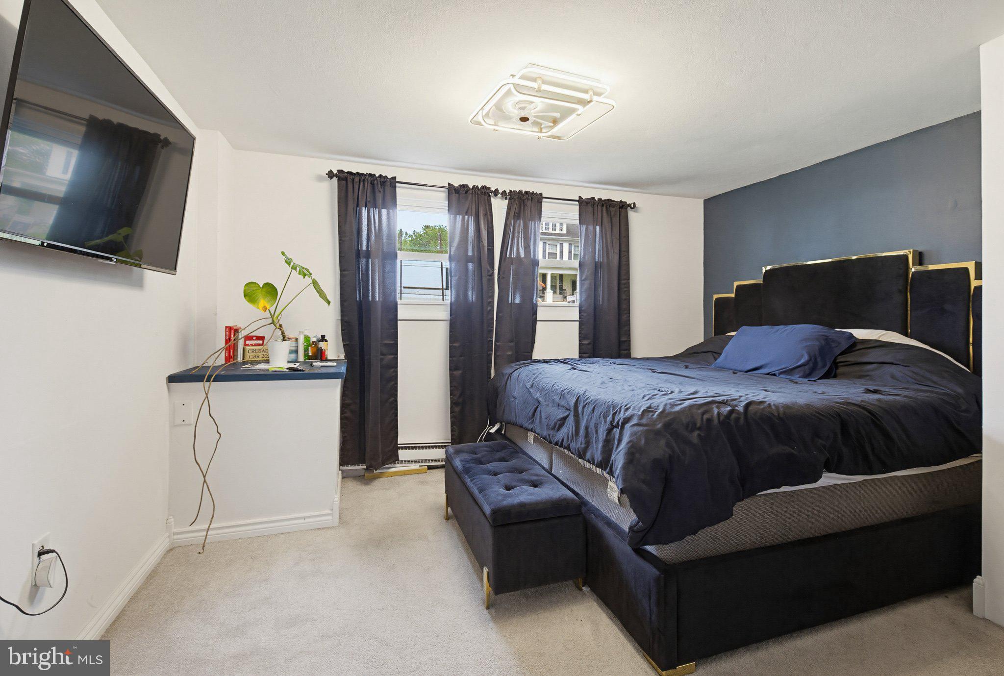 VILLAGE PARK - Residential