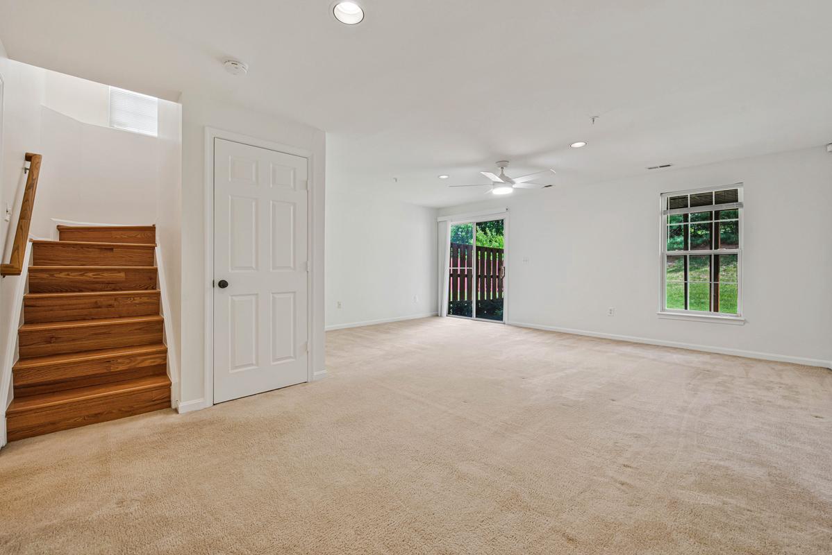 THE VILLAGES OF LYONSFIELD RUN - Residential