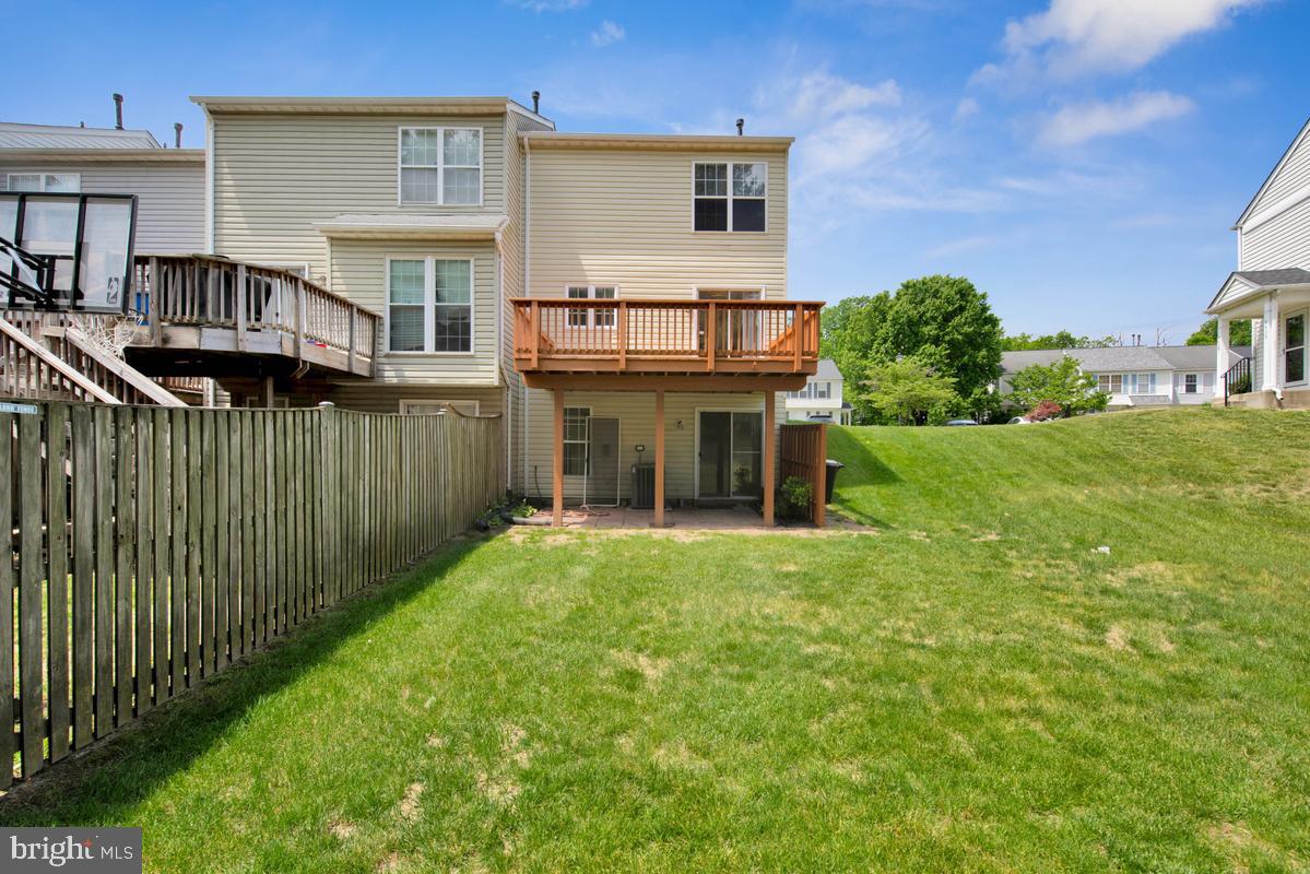 THE VILLAGES OF LYONSFIELD RUN - Residential