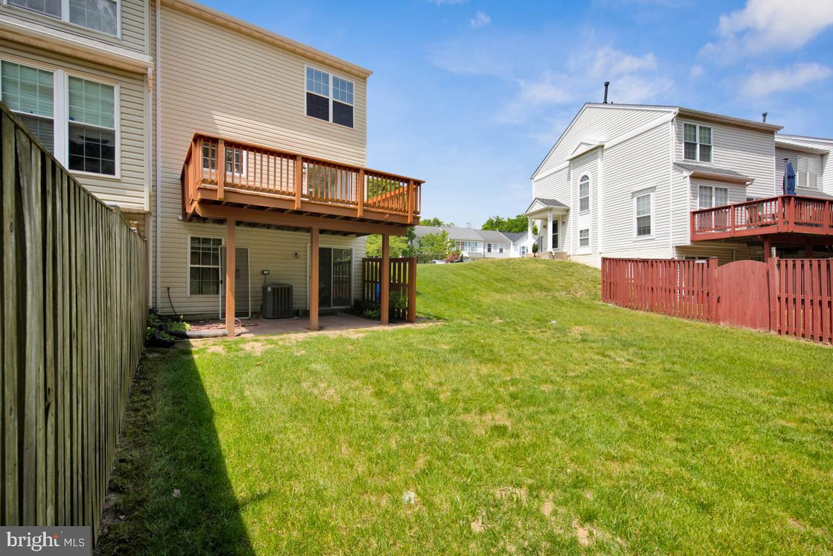 THE VILLAGES OF LYONSFIELD RUN - Residential