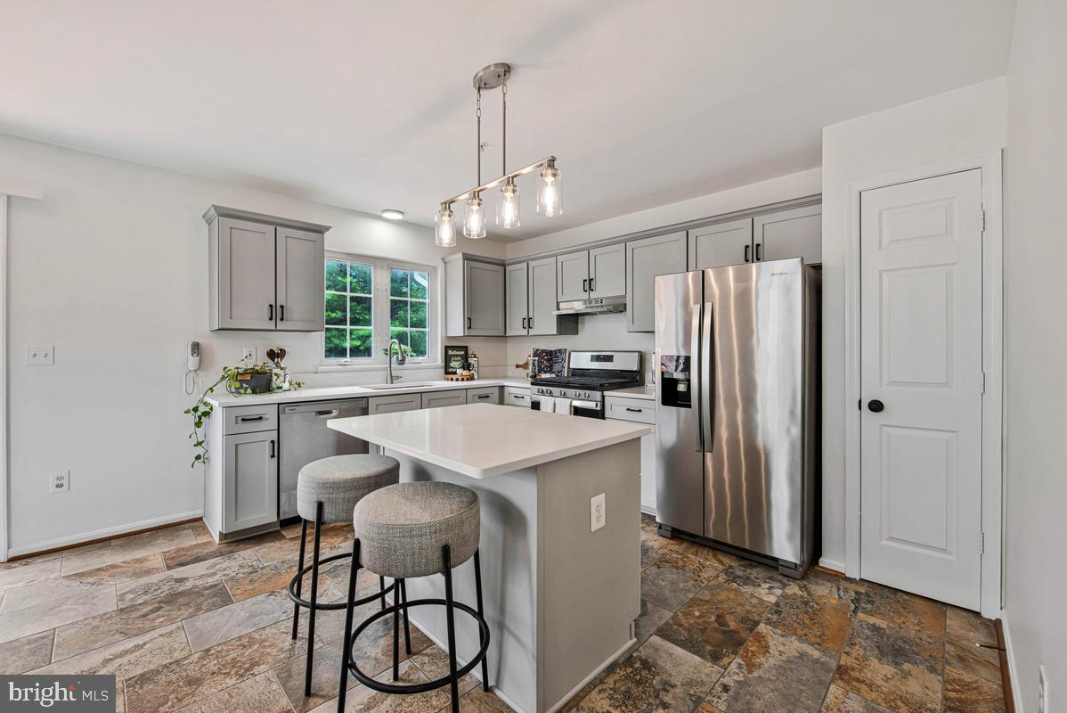 THE VILLAGES OF LYONSFIELD RUN - Residential