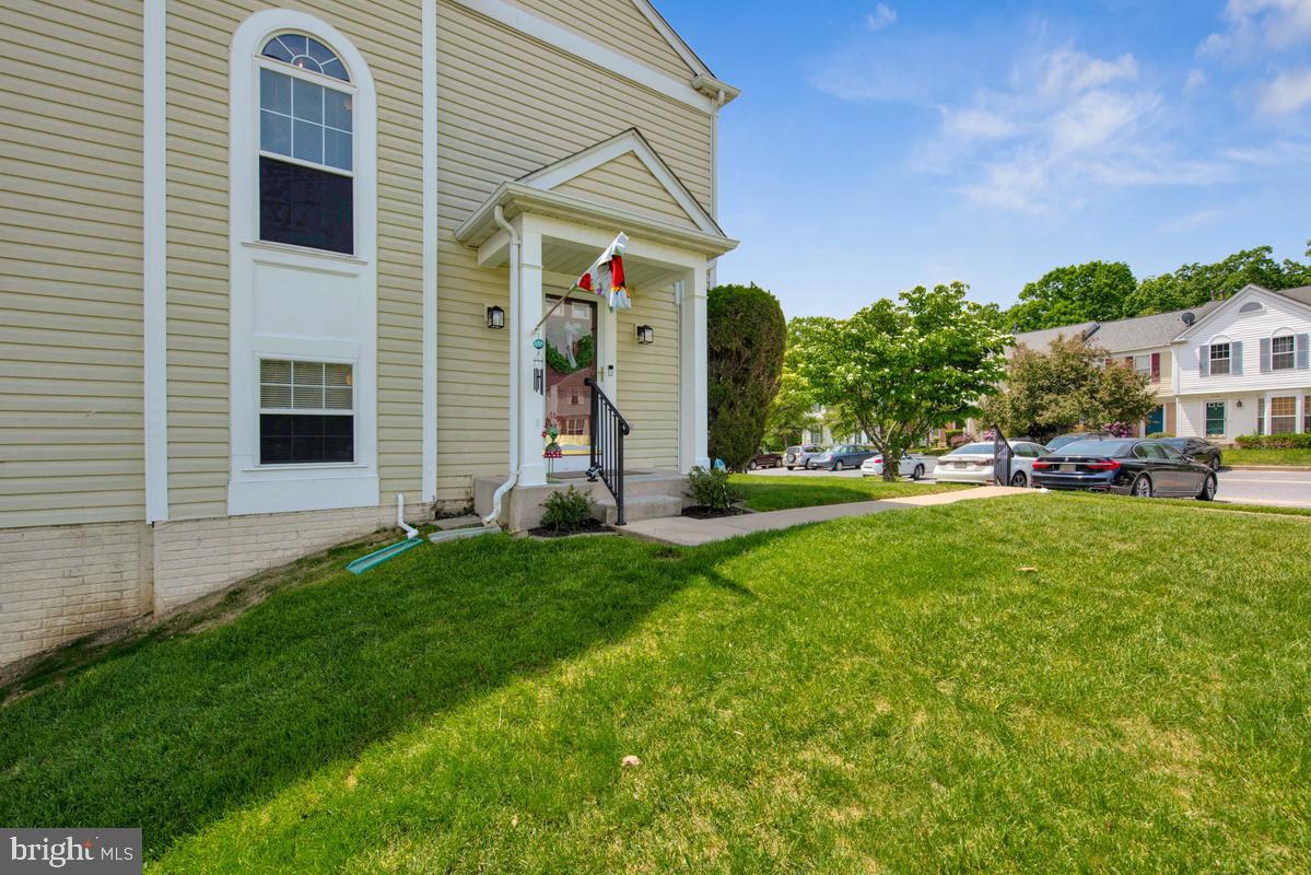 THE VILLAGES OF LYONSFIELD RUN - Residential