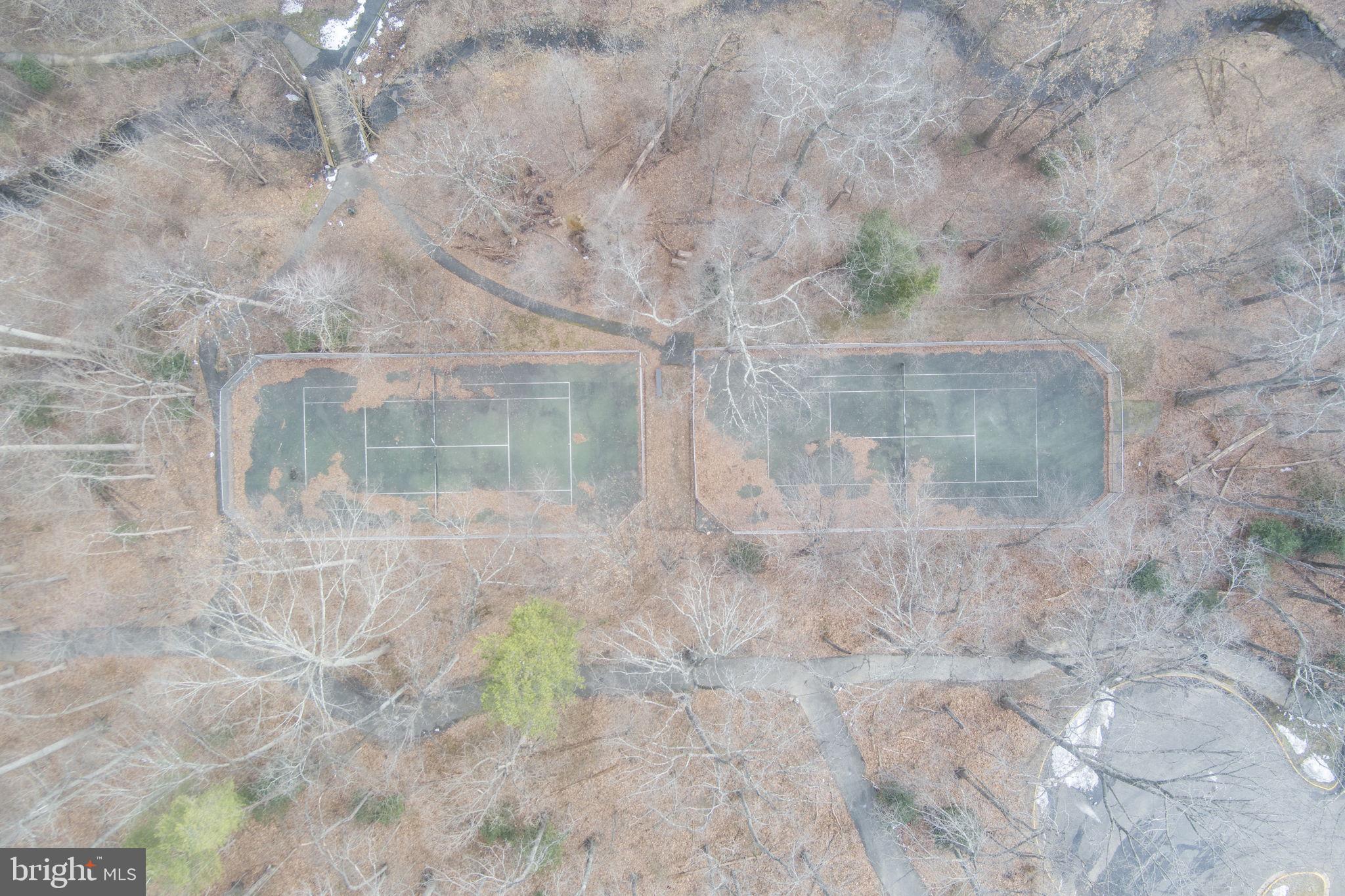 HUNTERS WOODS VILLAGE - Residential