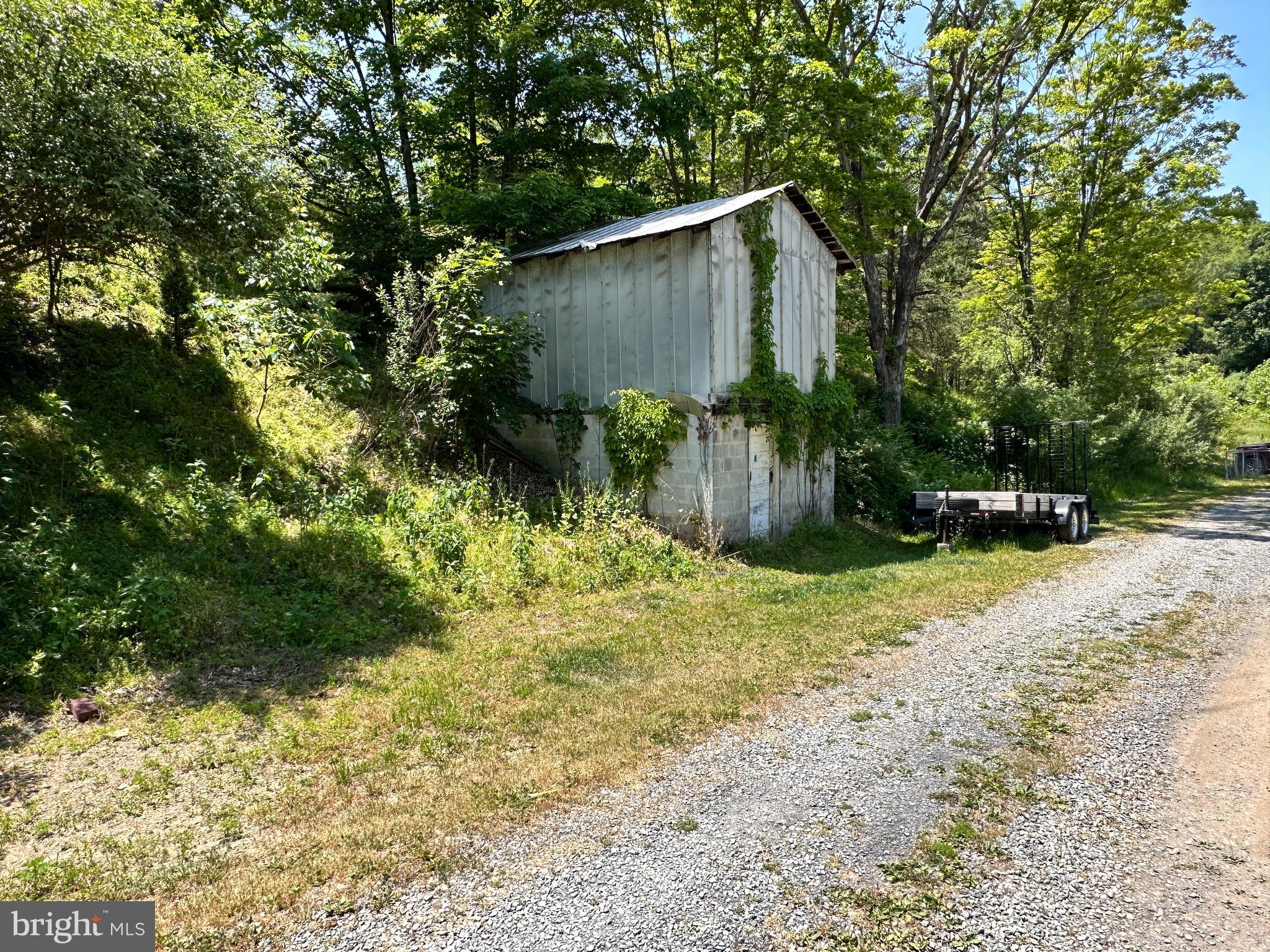 BLUFFS ON THE POTOMAC - Residential