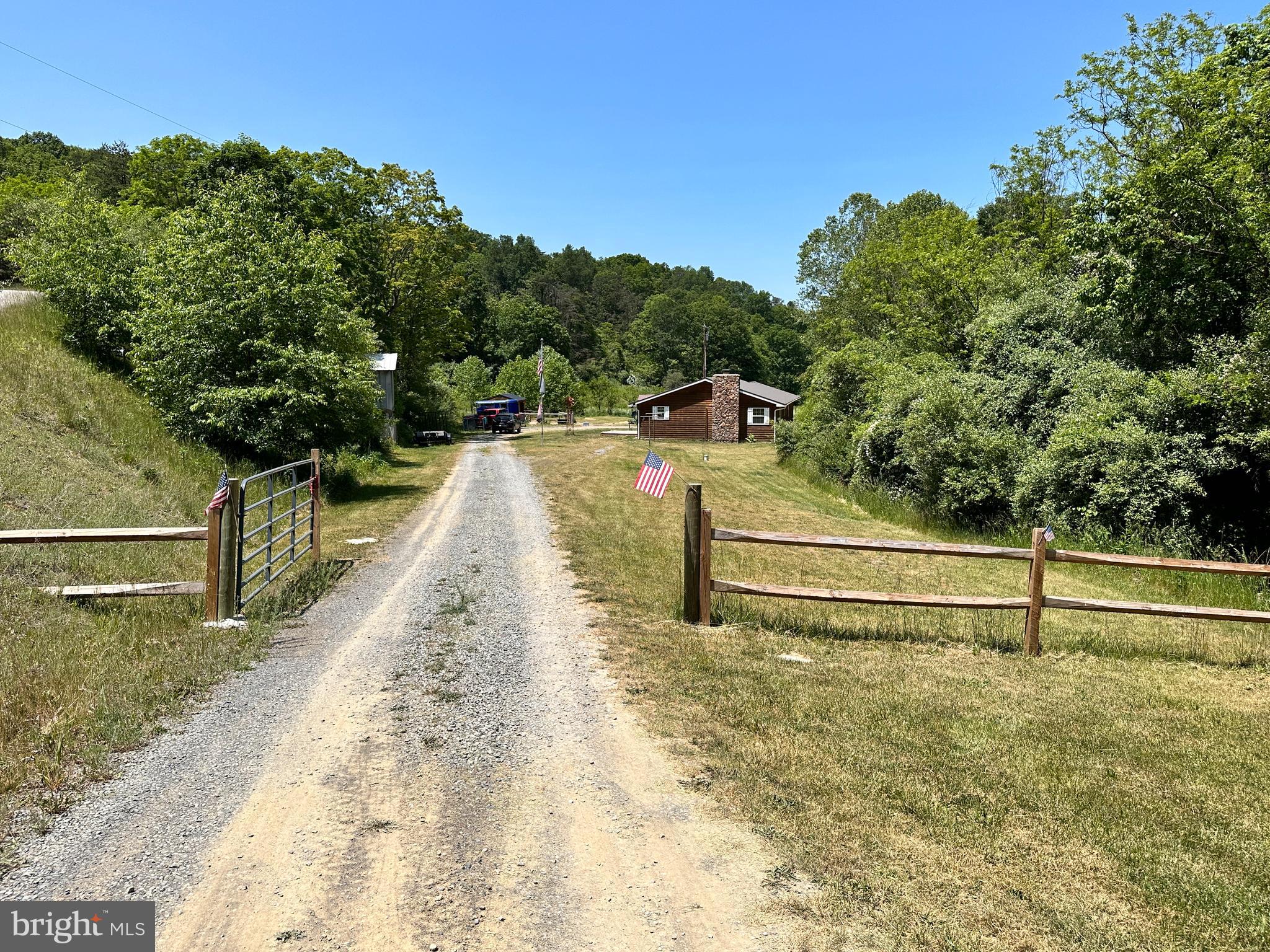BLUFFS ON THE POTOMAC - Residential