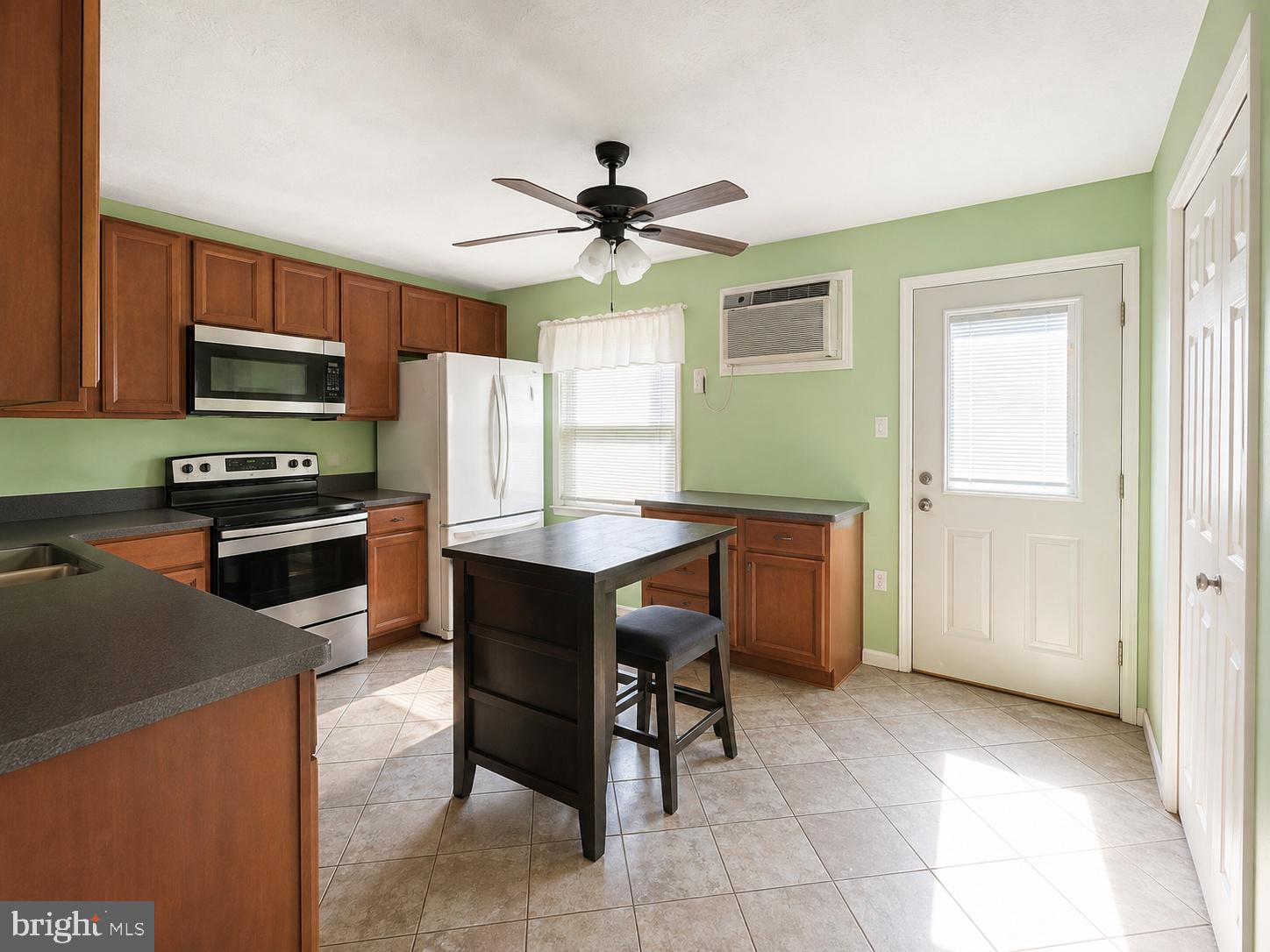 106 LAKERIDGE DRIVE
