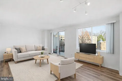MLS: DCDC2256132