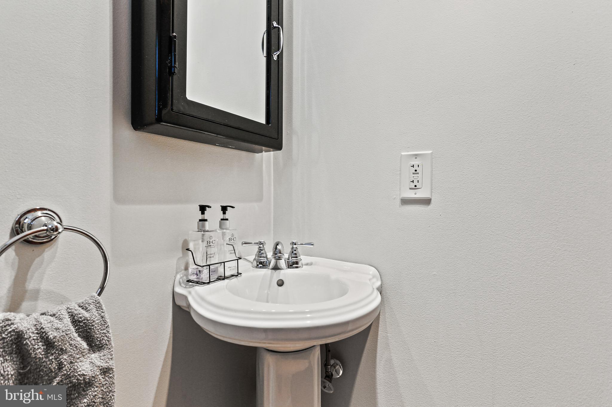 LOCUST POINT - Residential