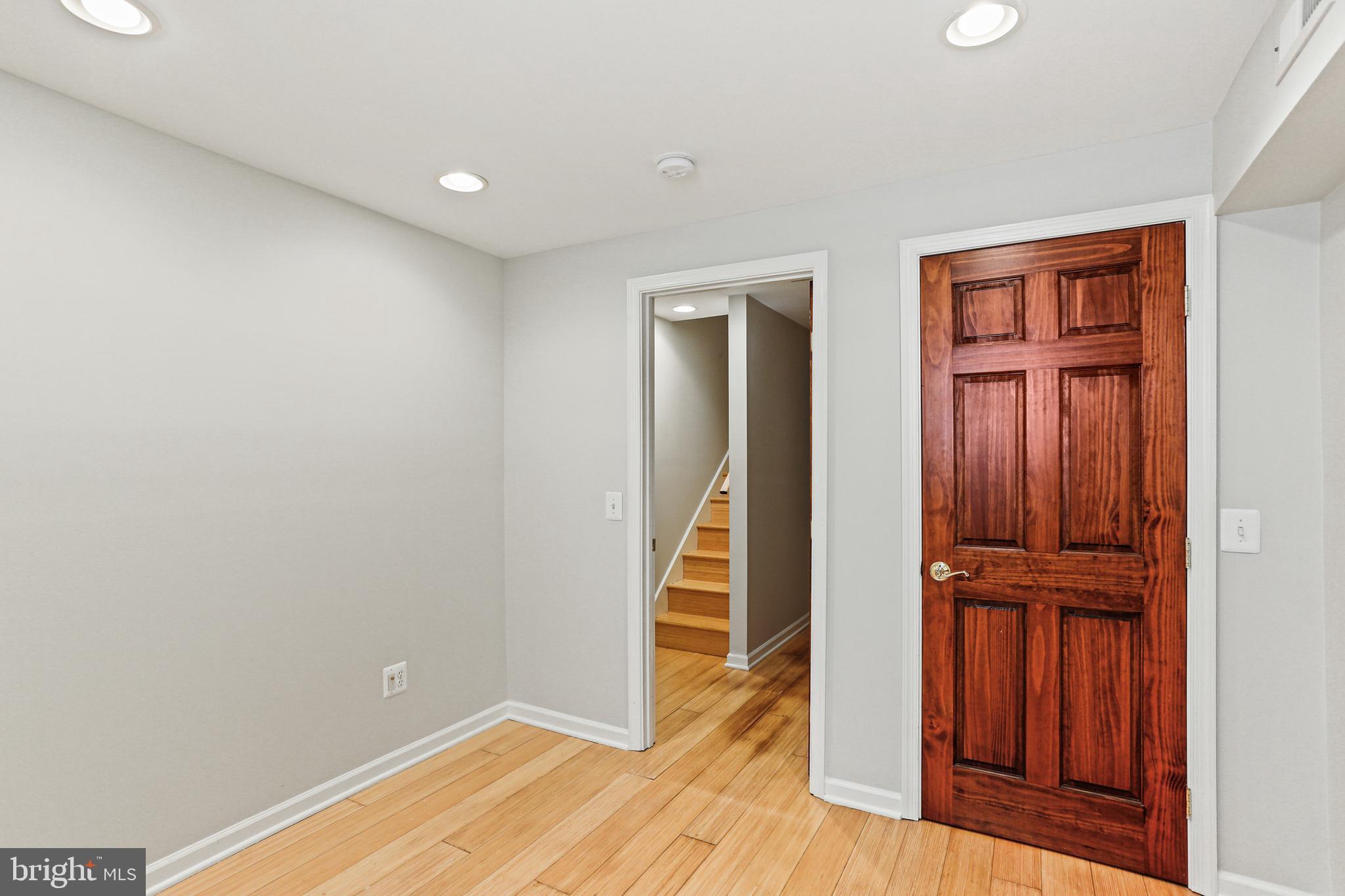 LOCUST POINT - Residential