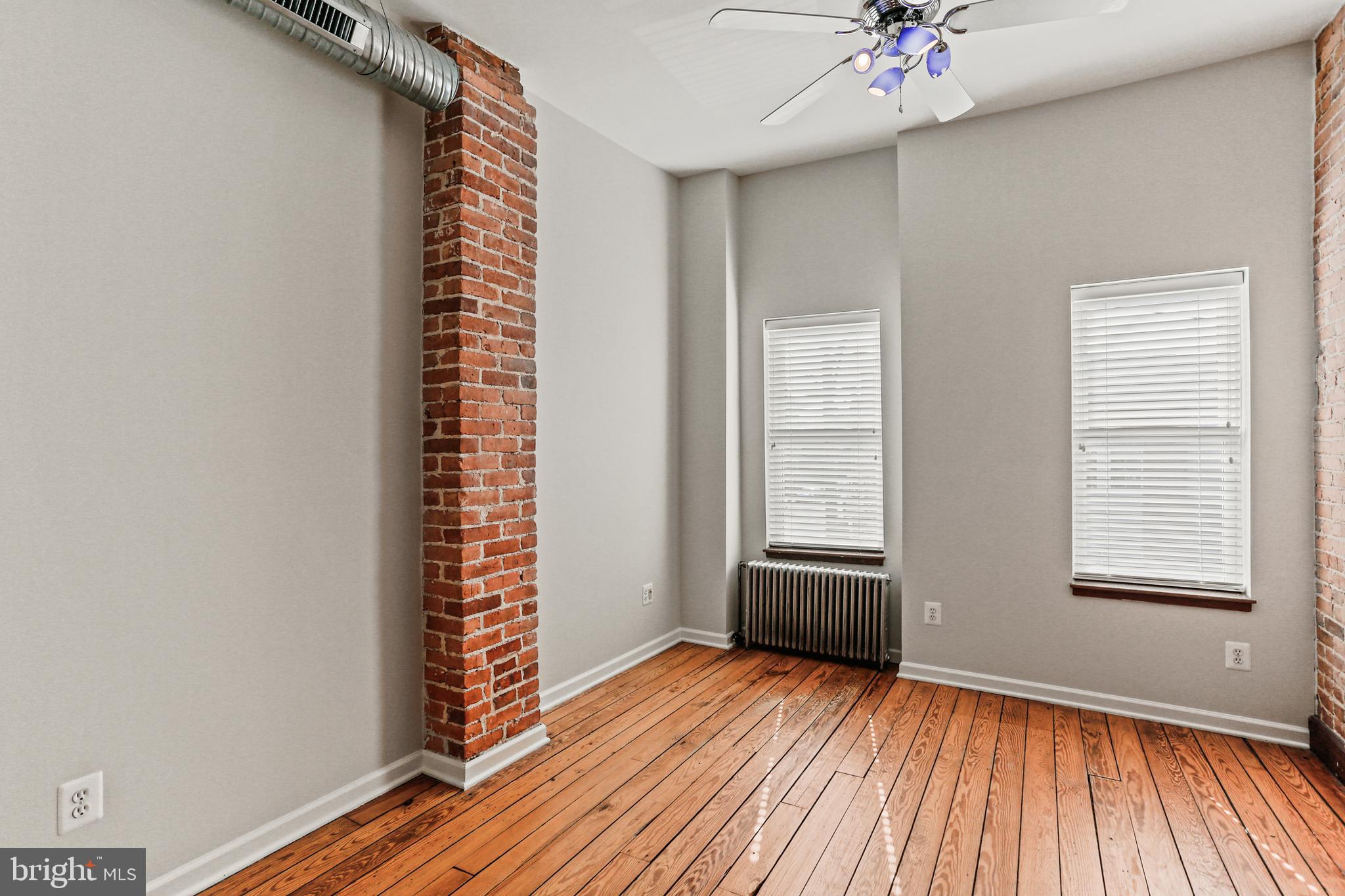 LOCUST POINT - Residential