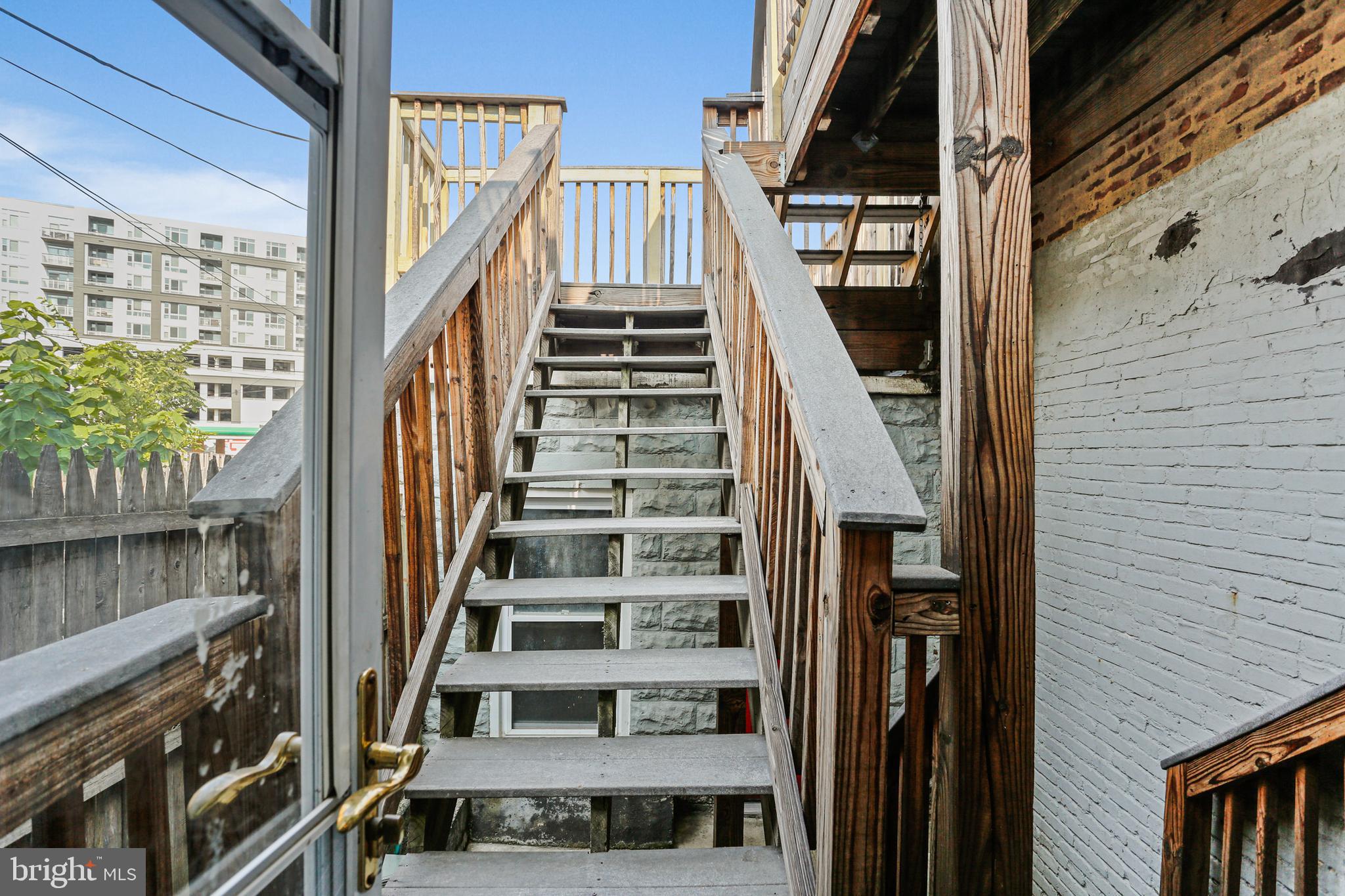 LOCUST POINT - Residential