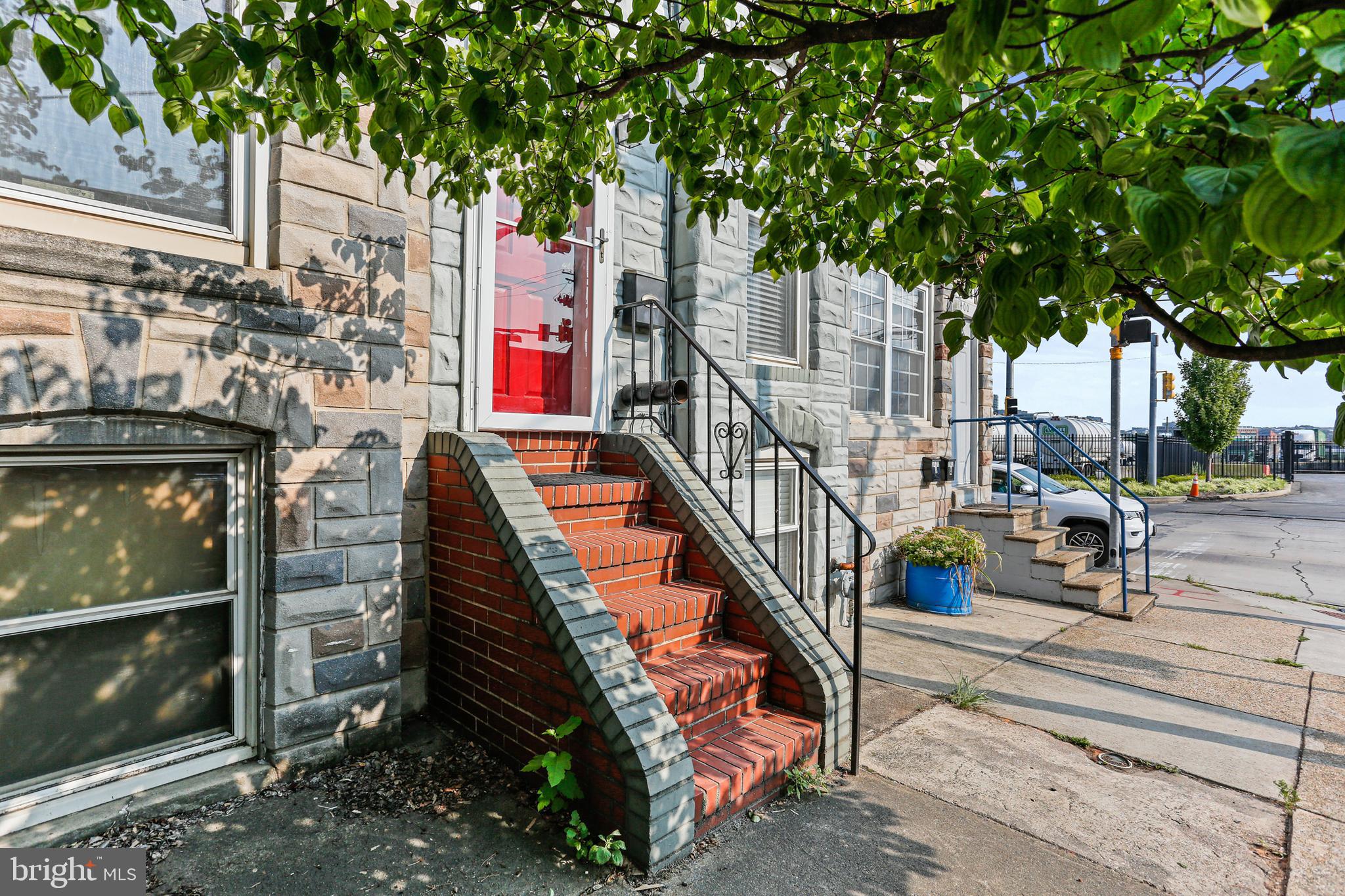 LOCUST POINT - Residential