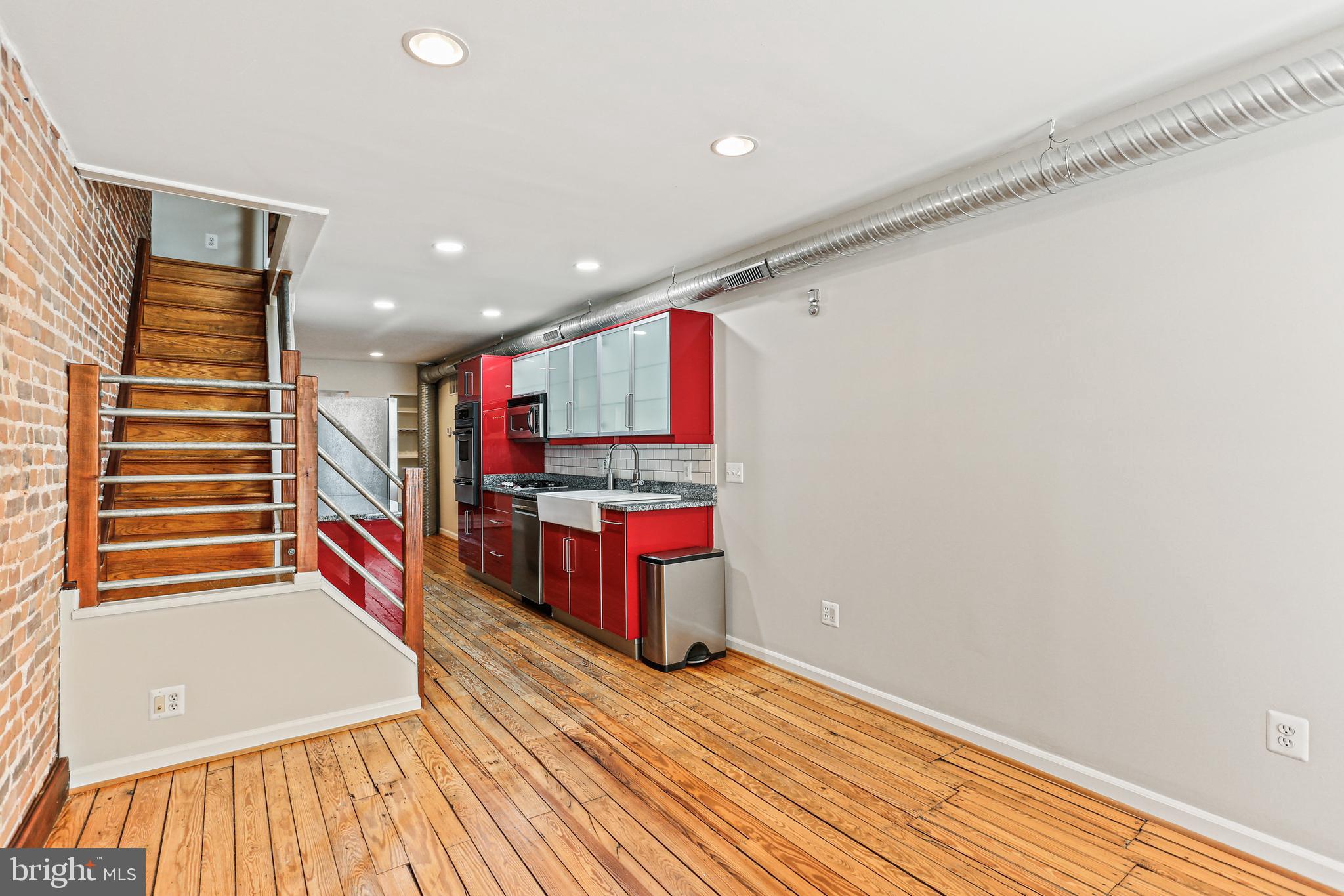 LOCUST POINT - Residential