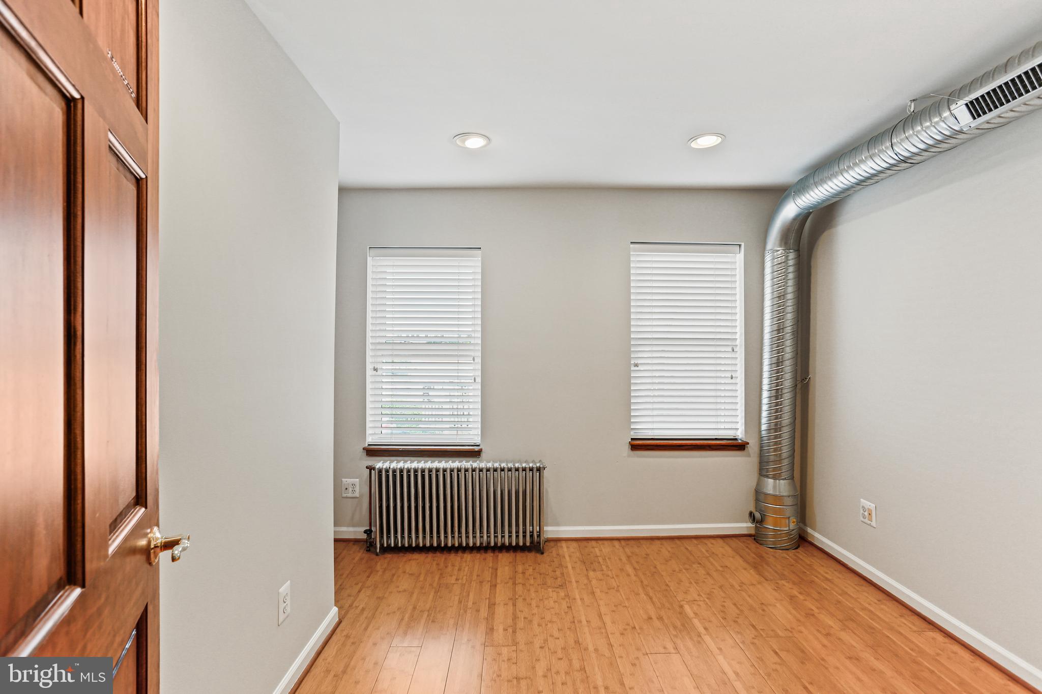 LOCUST POINT - Residential