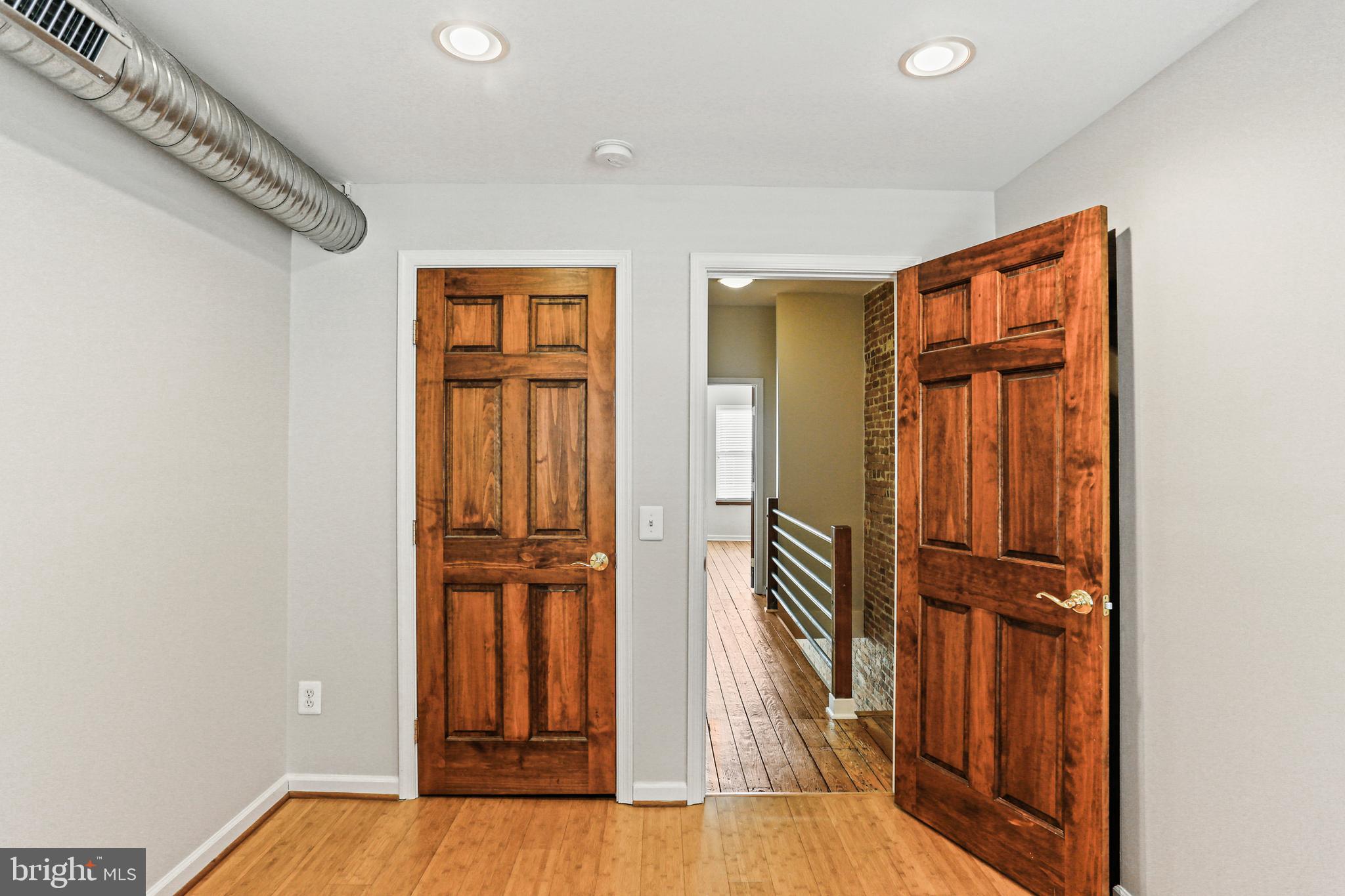 LOCUST POINT - Residential