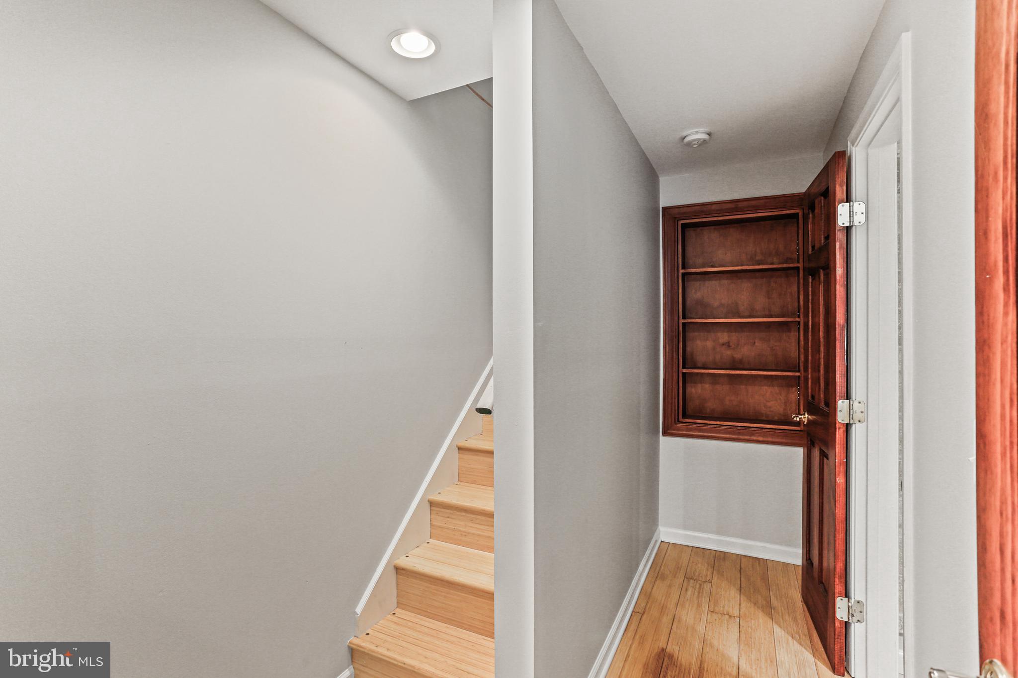 LOCUST POINT - Residential