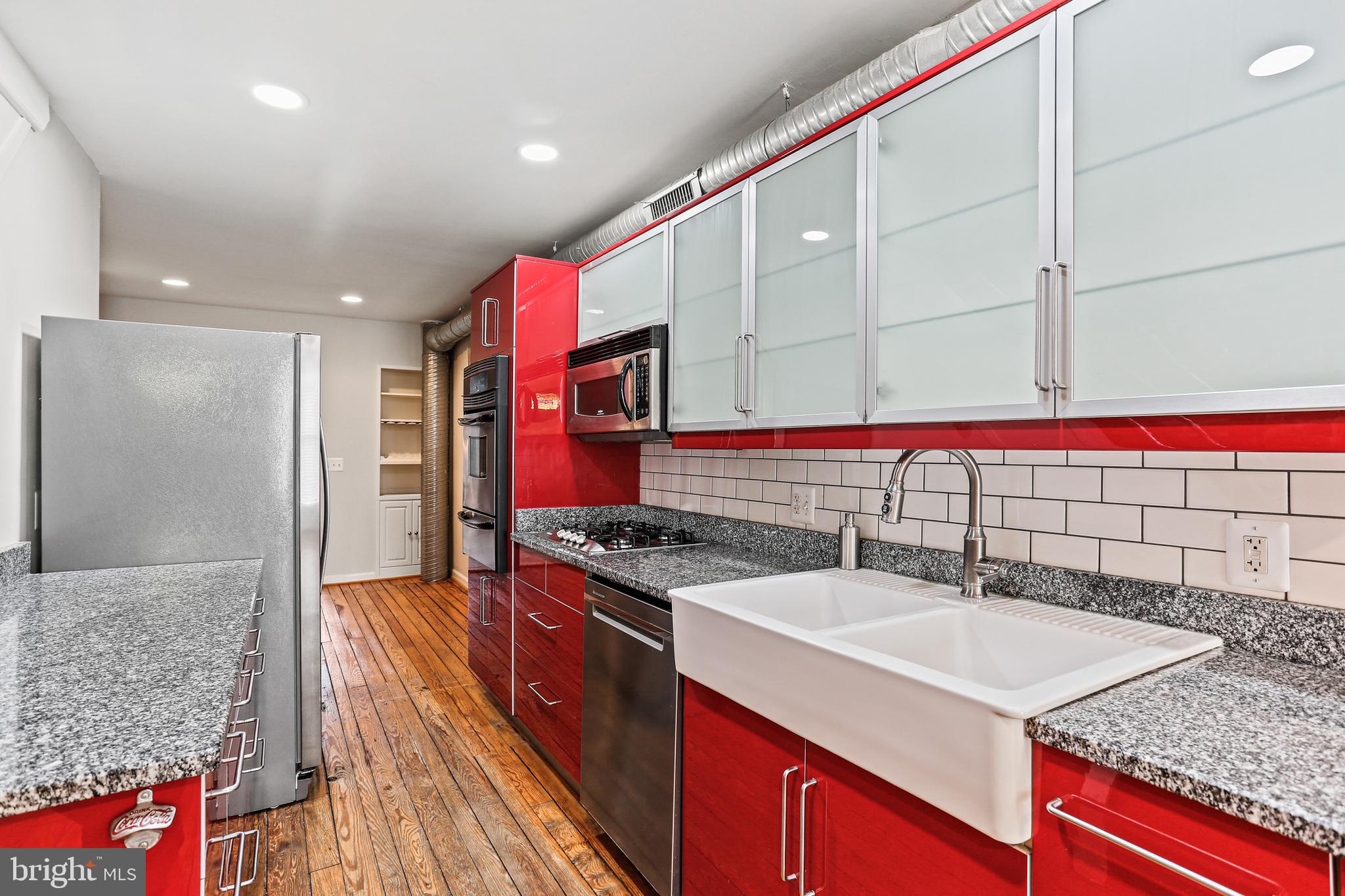 LOCUST POINT - Residential