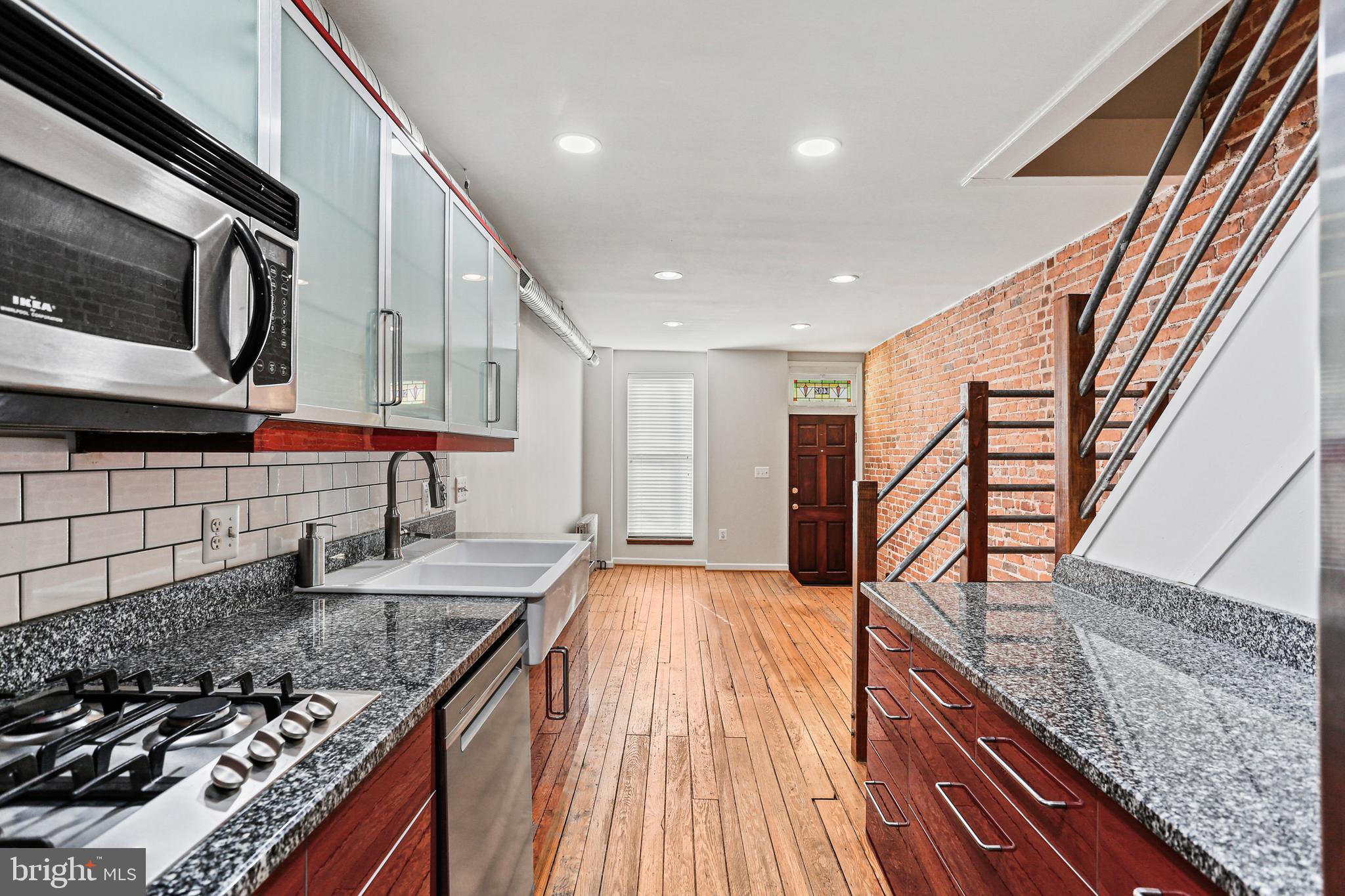 LOCUST POINT - Residential