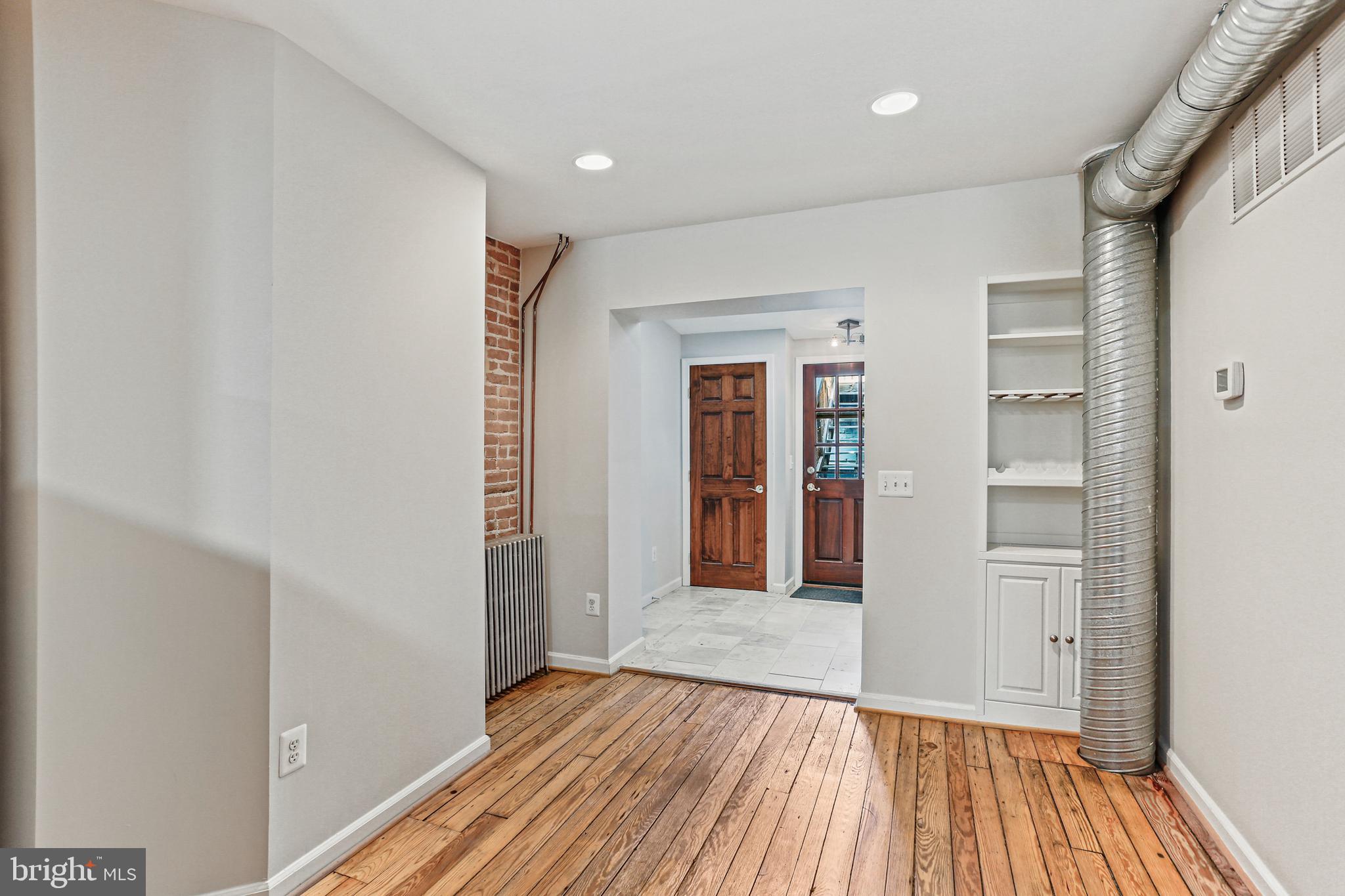 LOCUST POINT - Residential