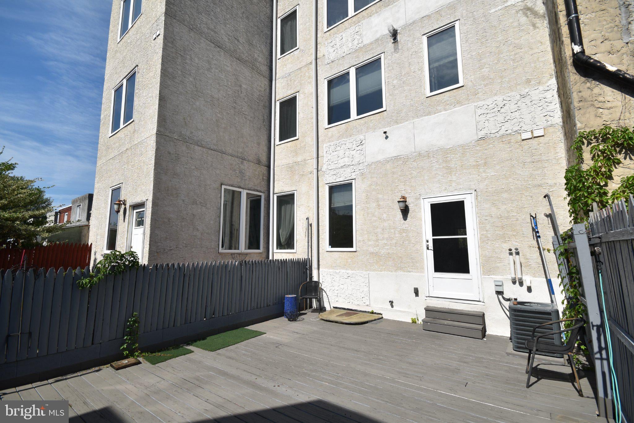 2649 MERCER STREET