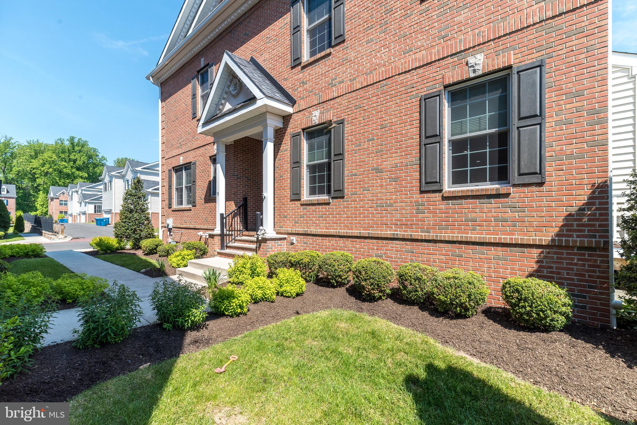 YARDLEY WALK - Residential