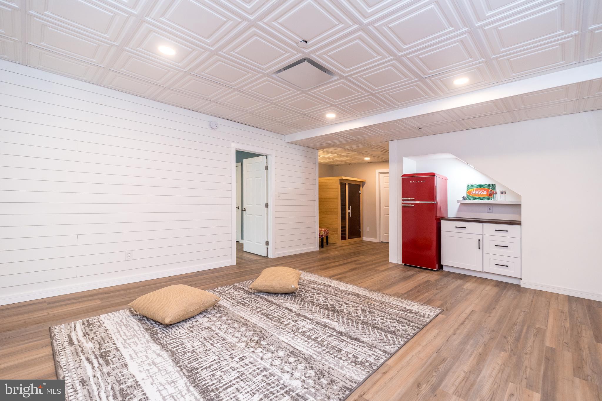 YARDLEY WALK - Residential