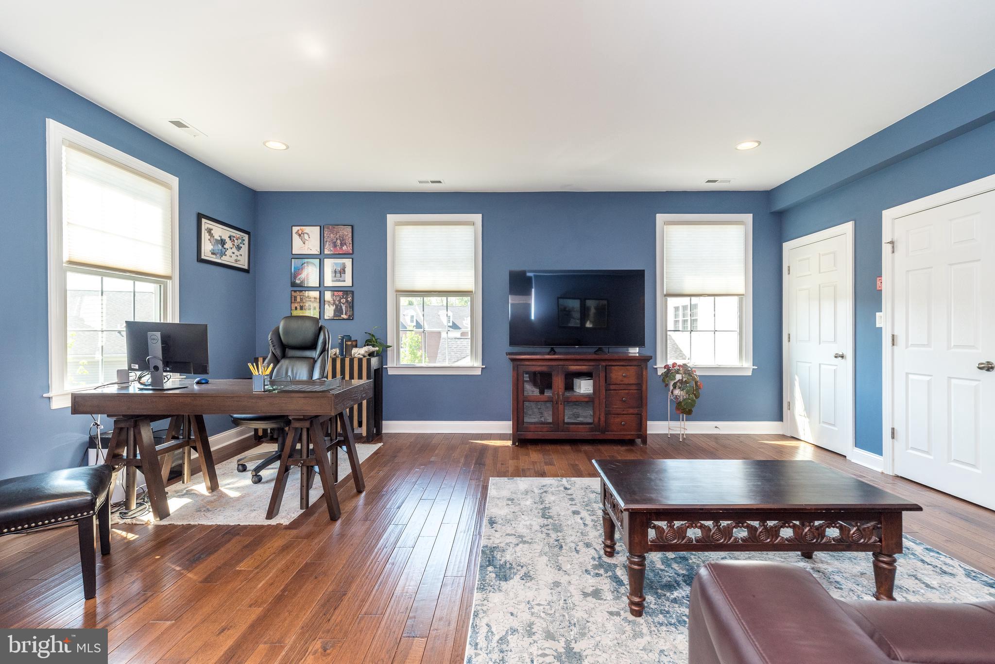 YARDLEY WALK - Residential