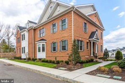 Photo of 73 Creekview Lane, YARDLEY, PA 19067 (MLS # PABU2121274)