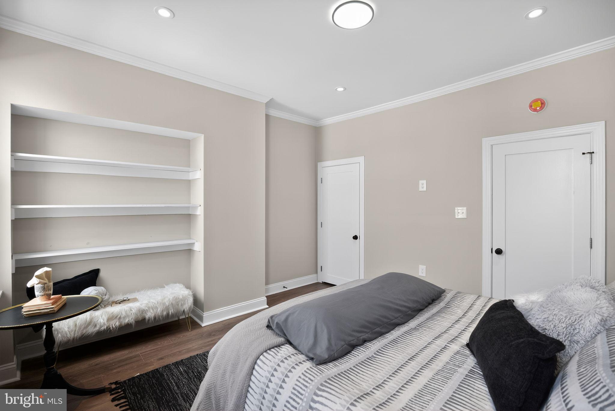 POINT BREEZE - Residential