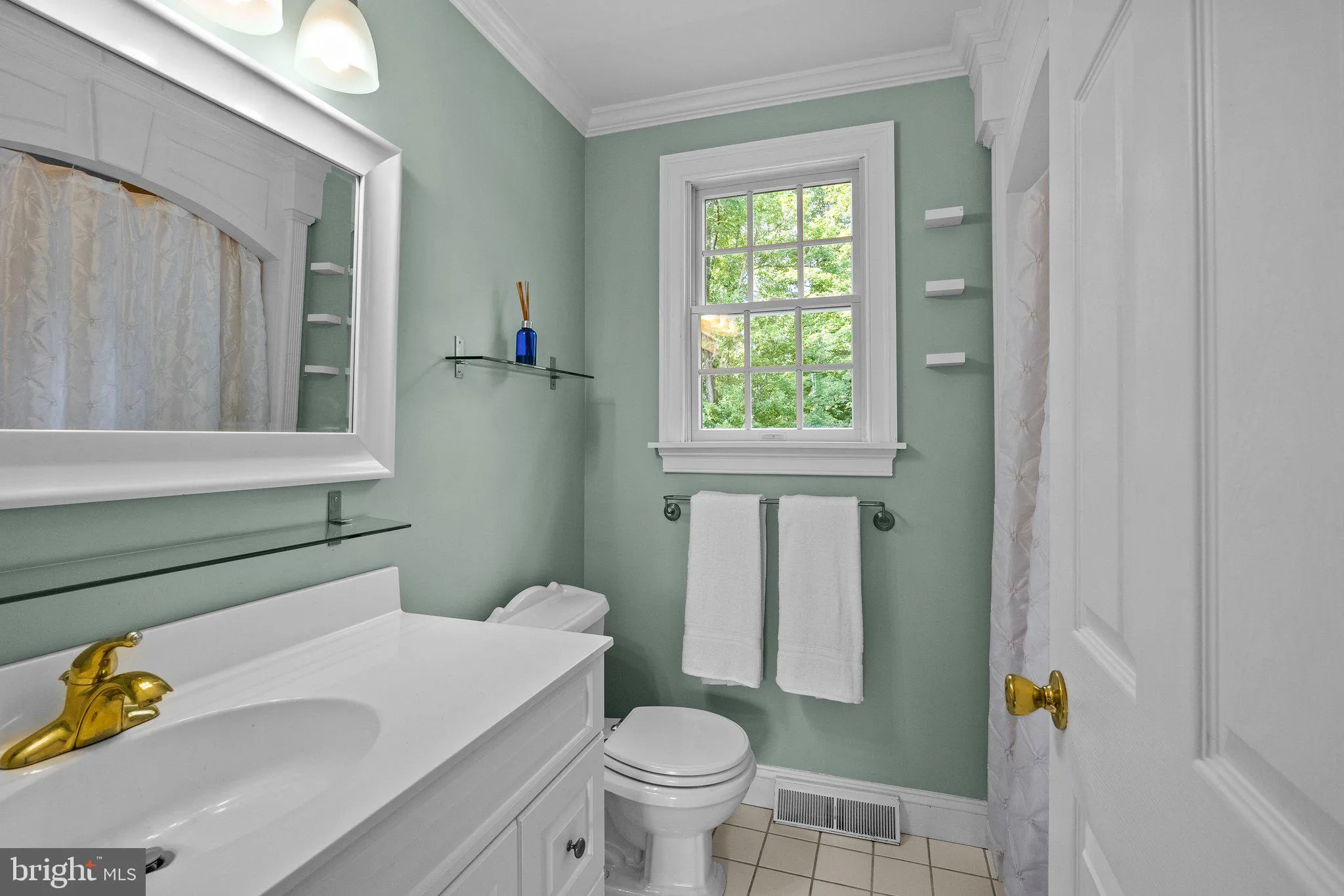 Doylestown, Pennsylvania 18901, United States, 3 Bedrooms Bedrooms, ,3 BathroomsBathrooms,Residential,Contingent,104648