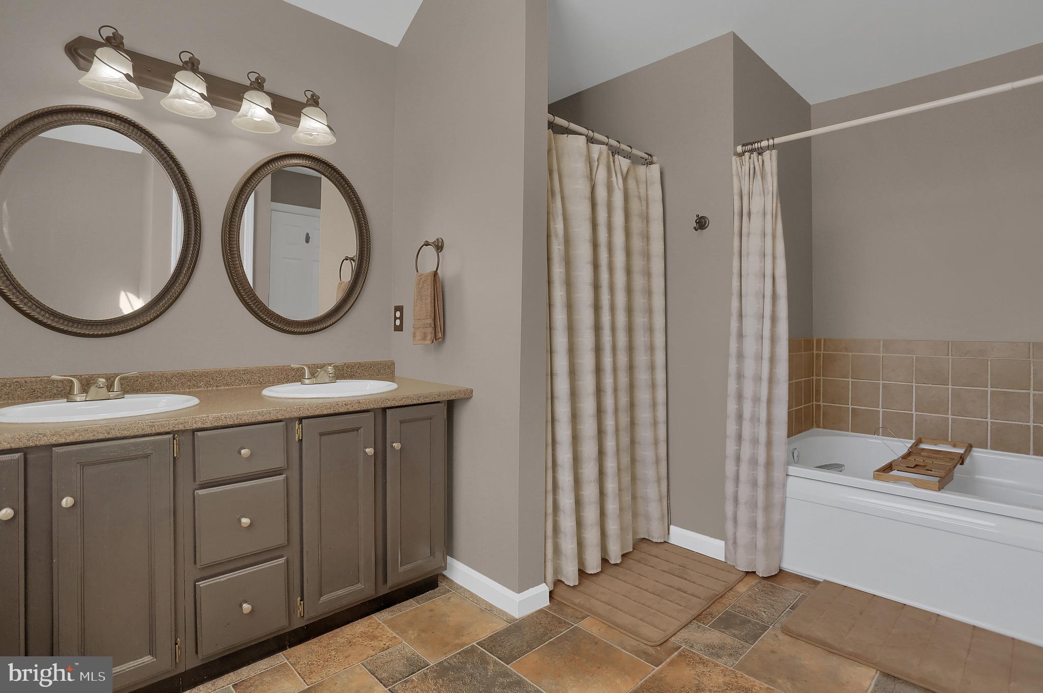 MISTY ACRES - Residential