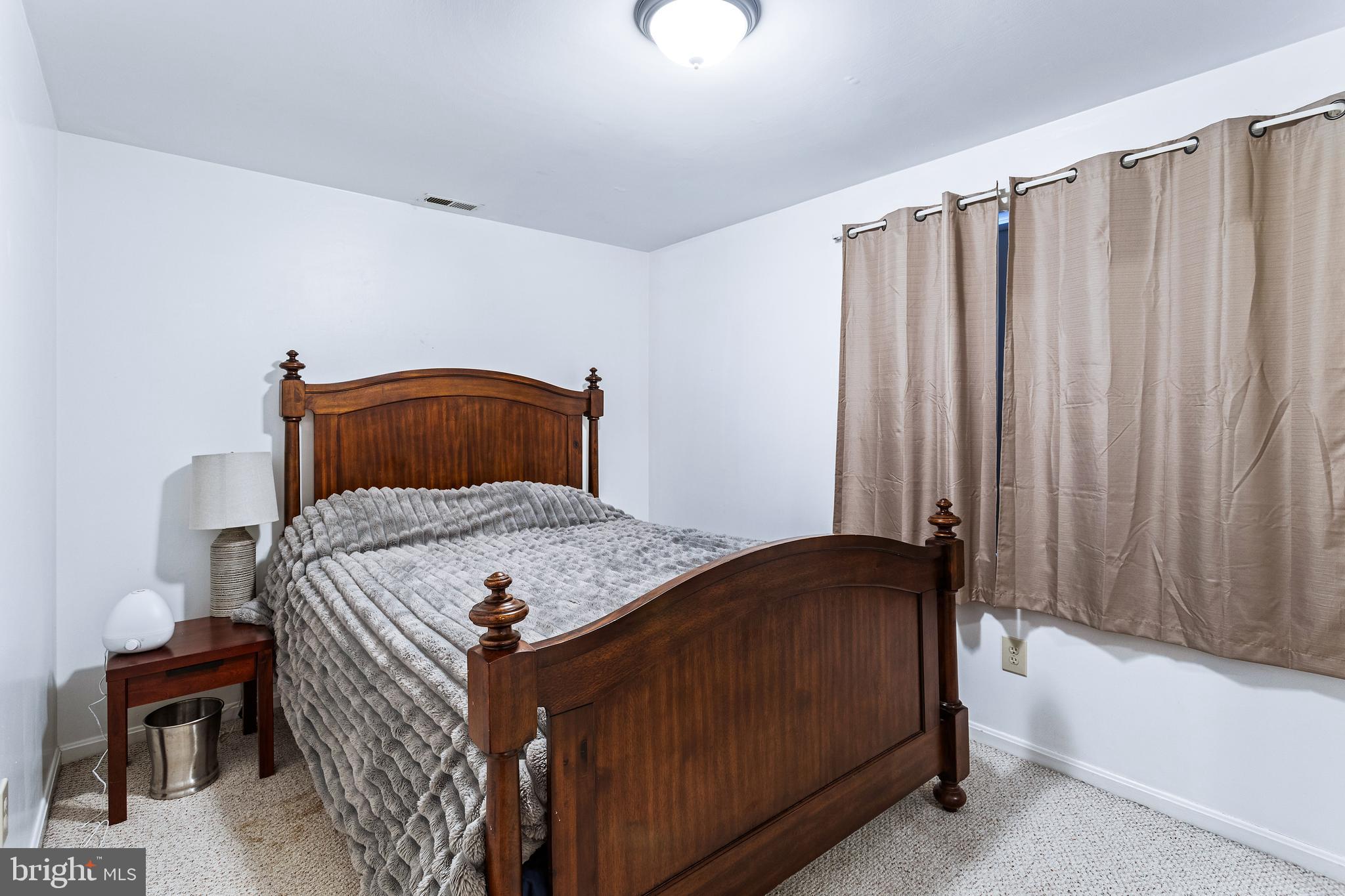 FAIRFAX STATION - Residential